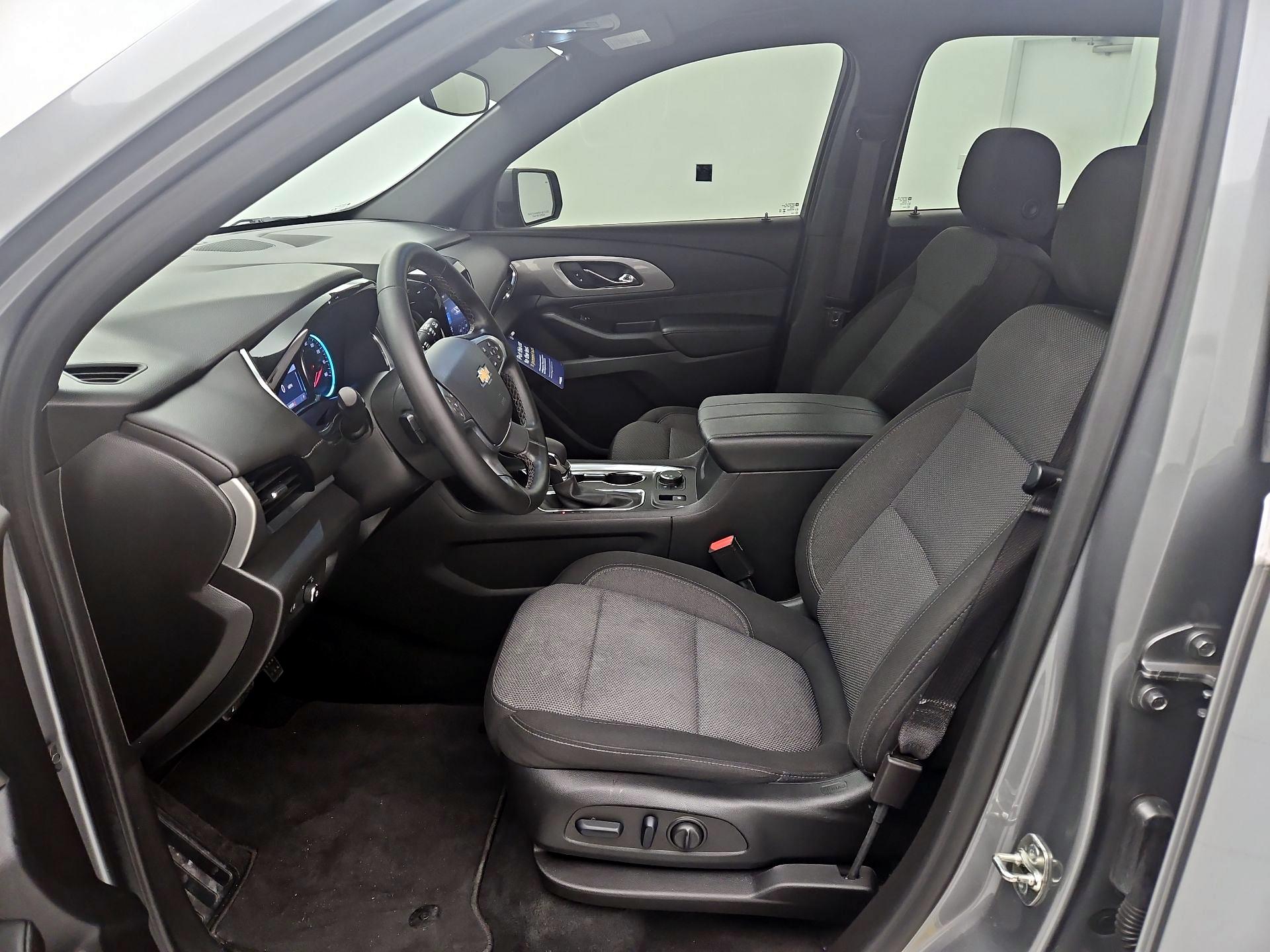 Thumbnail: 2023 Chevrolet Traverse - 11