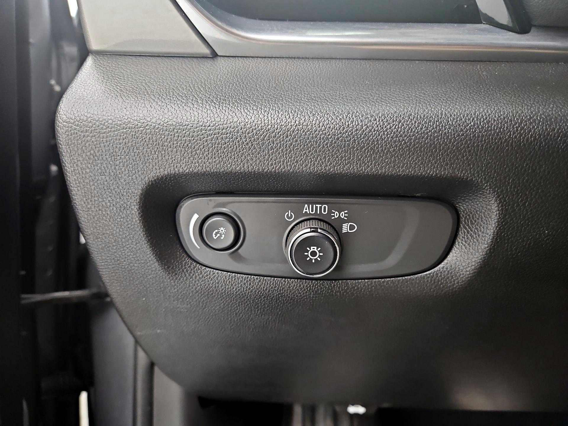 Thumbnail: 2023 Chevrolet Traverse - 13