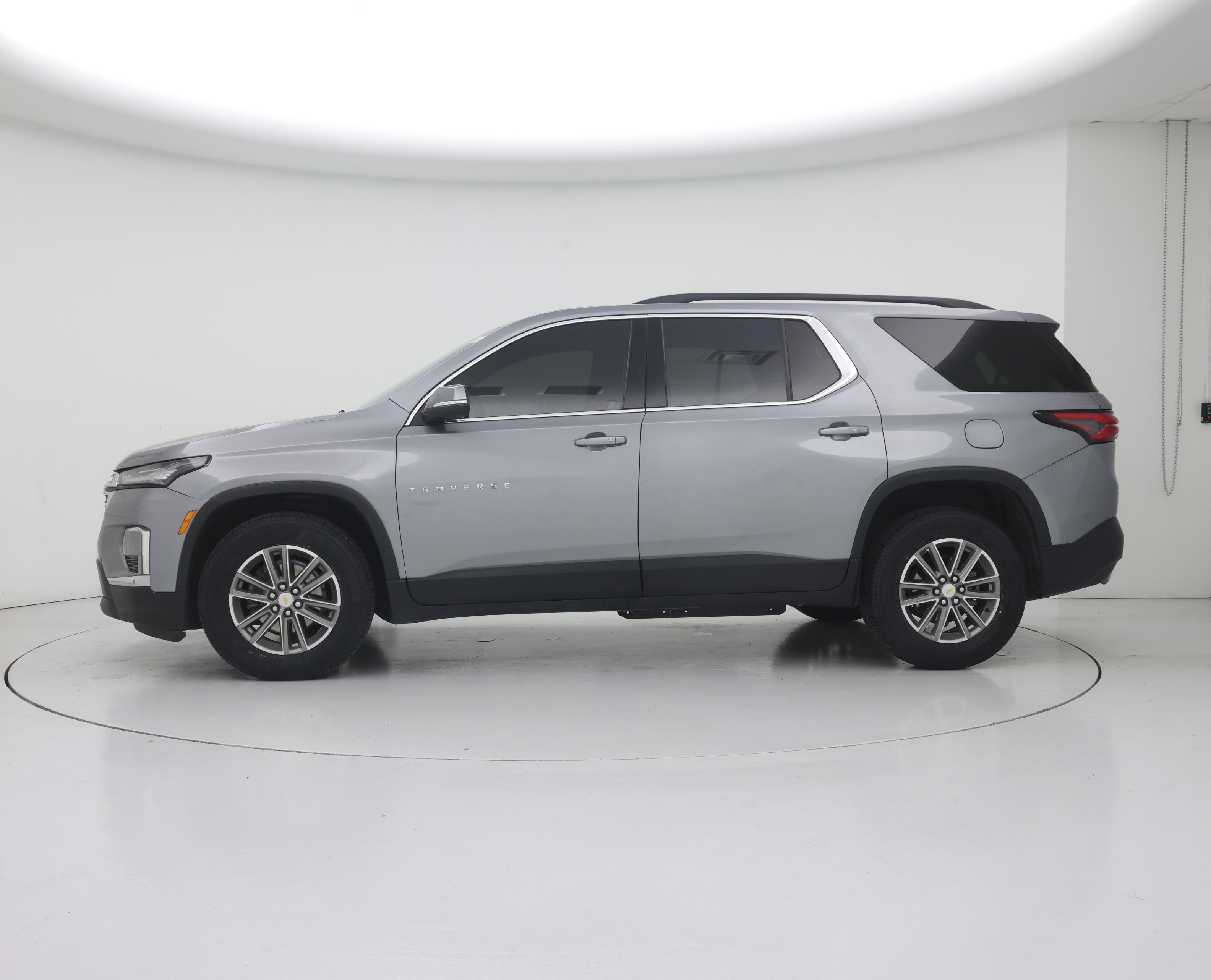 Thumbnail: 2023 Chevrolet Traverse - 3