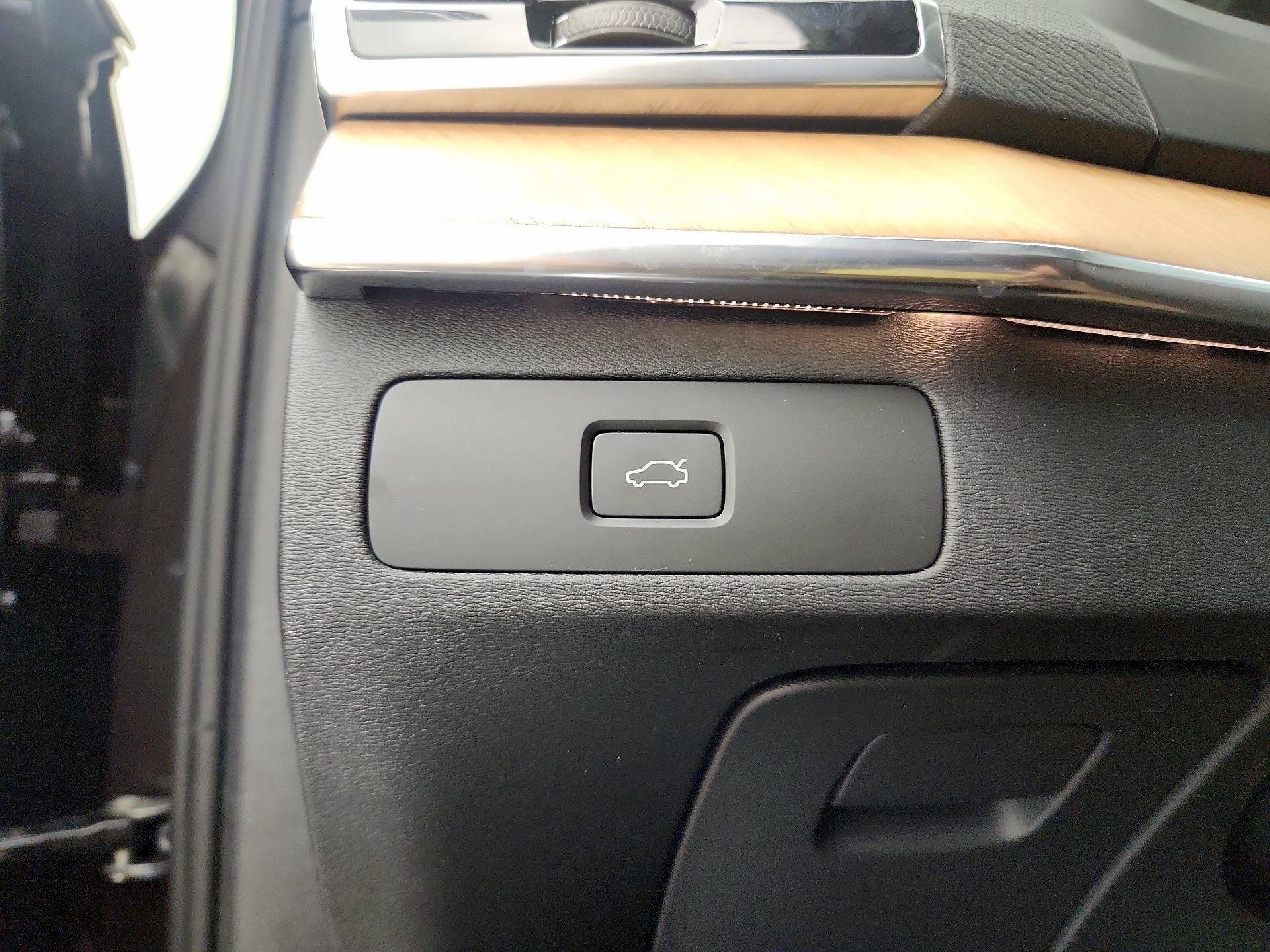 Thumbnail: 2024 Volvo XC90 - 13