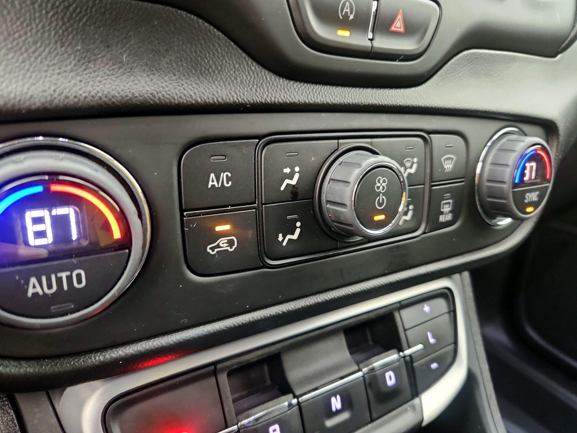 Thumbnail: 2022 GMC Terrain - 16