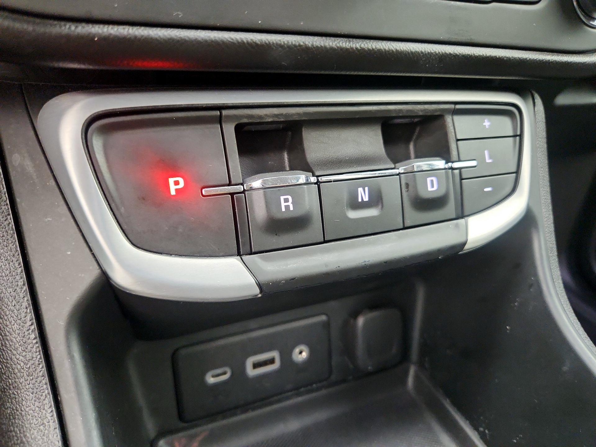 Thumbnail: 2022 GMC Terrain - 17