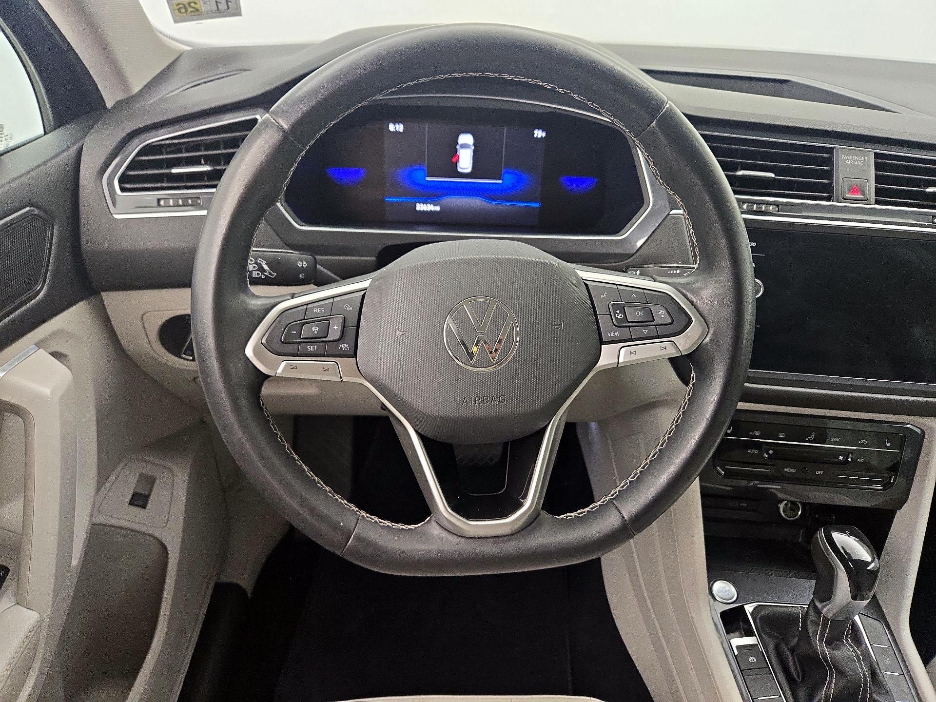 Thumbnail: 2022 Volkswagen Tiguan - 10