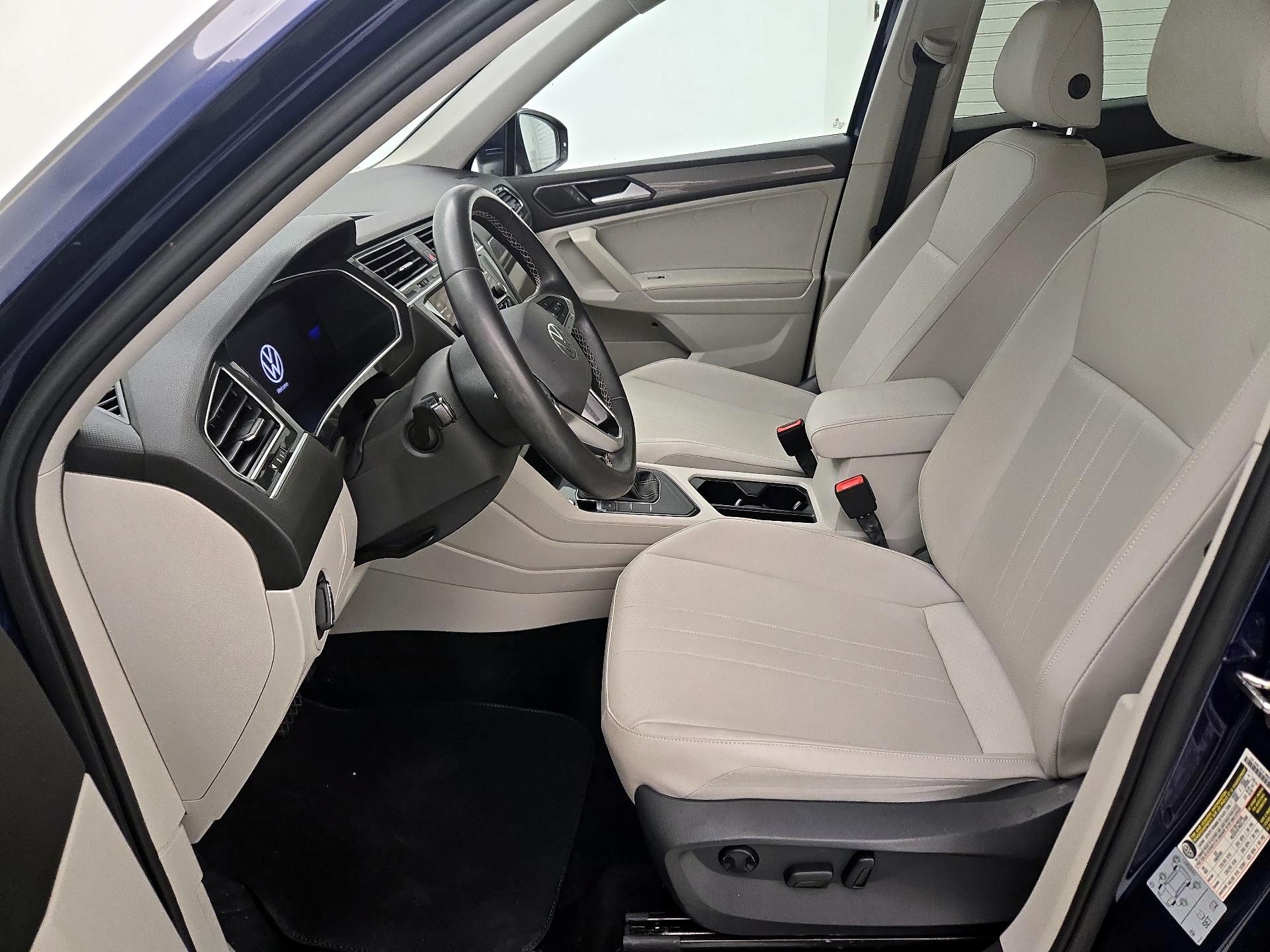 Thumbnail: 2022 Volkswagen Tiguan - 11