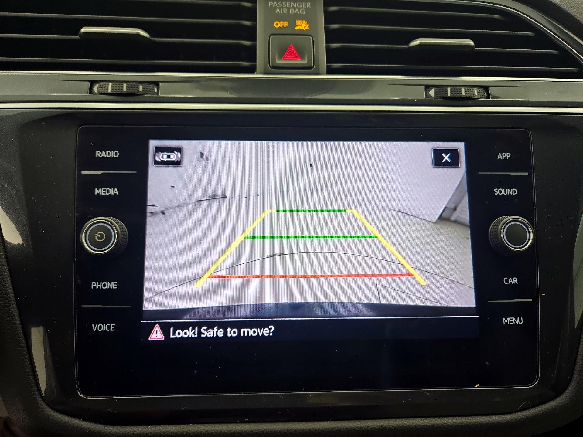 Thumbnail: 2022 Volkswagen Tiguan - 14