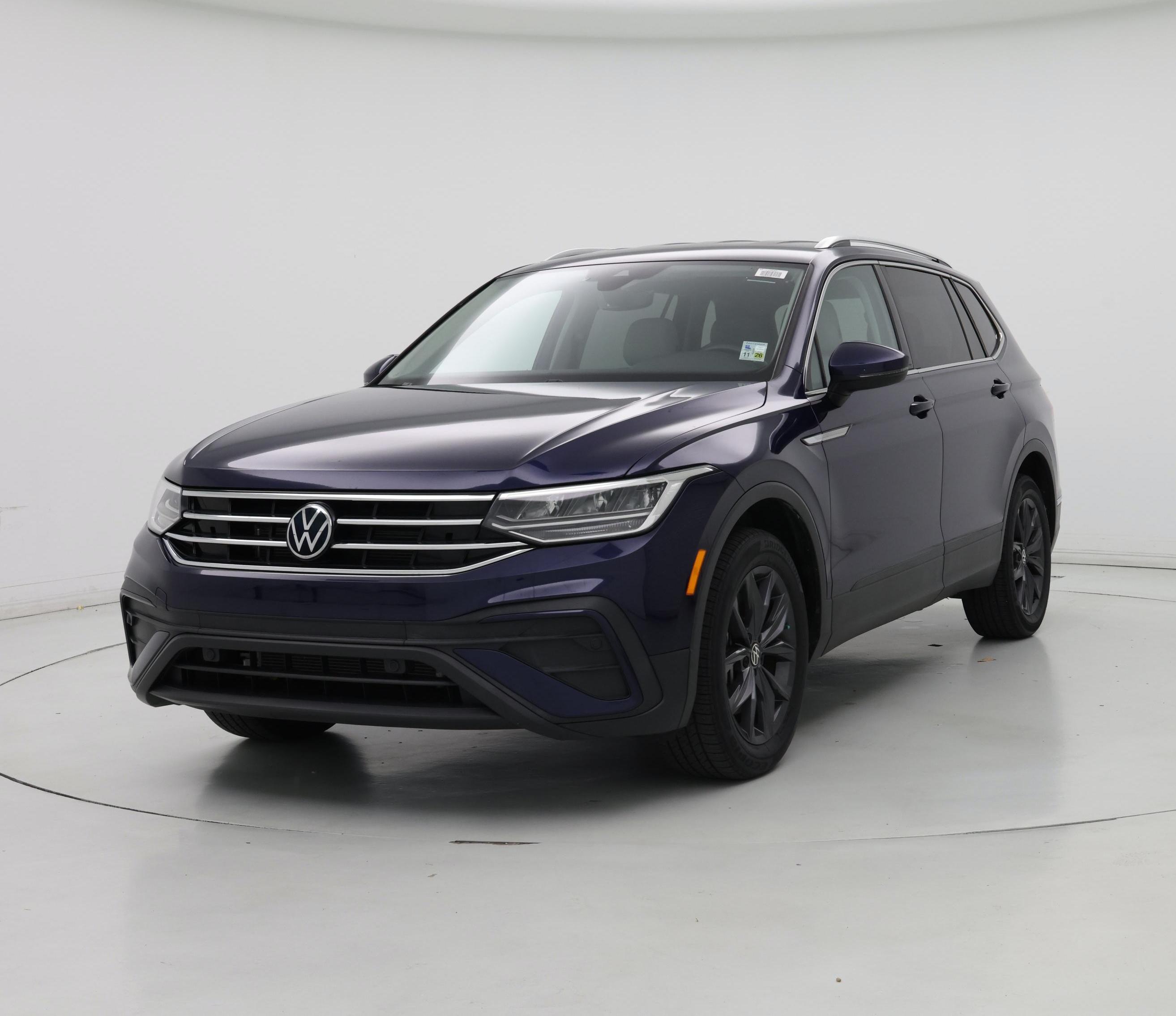 Thumbnail: 2022 Volkswagen Tiguan - 4