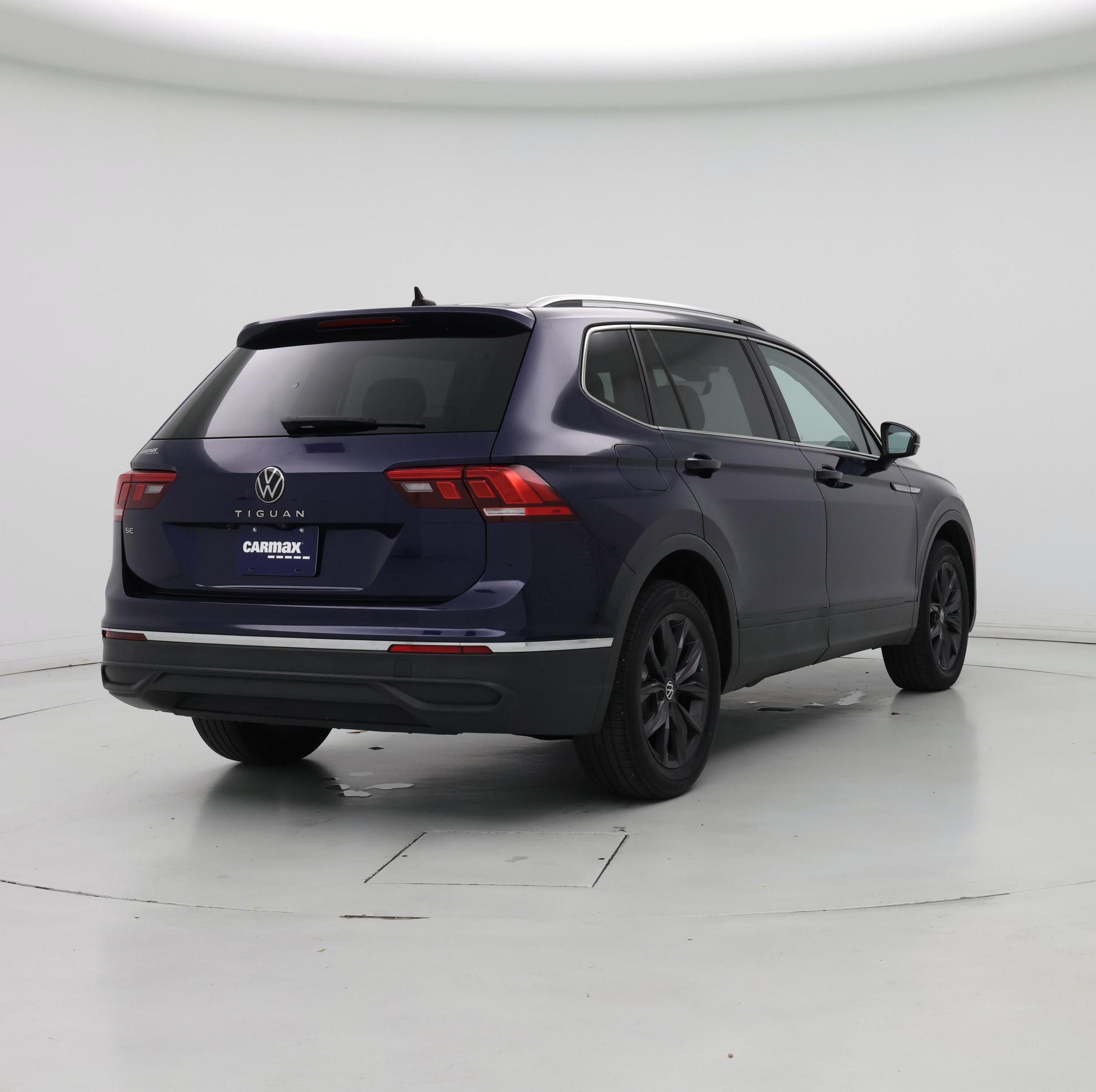 Thumbnail: 2022 Volkswagen Tiguan - 8