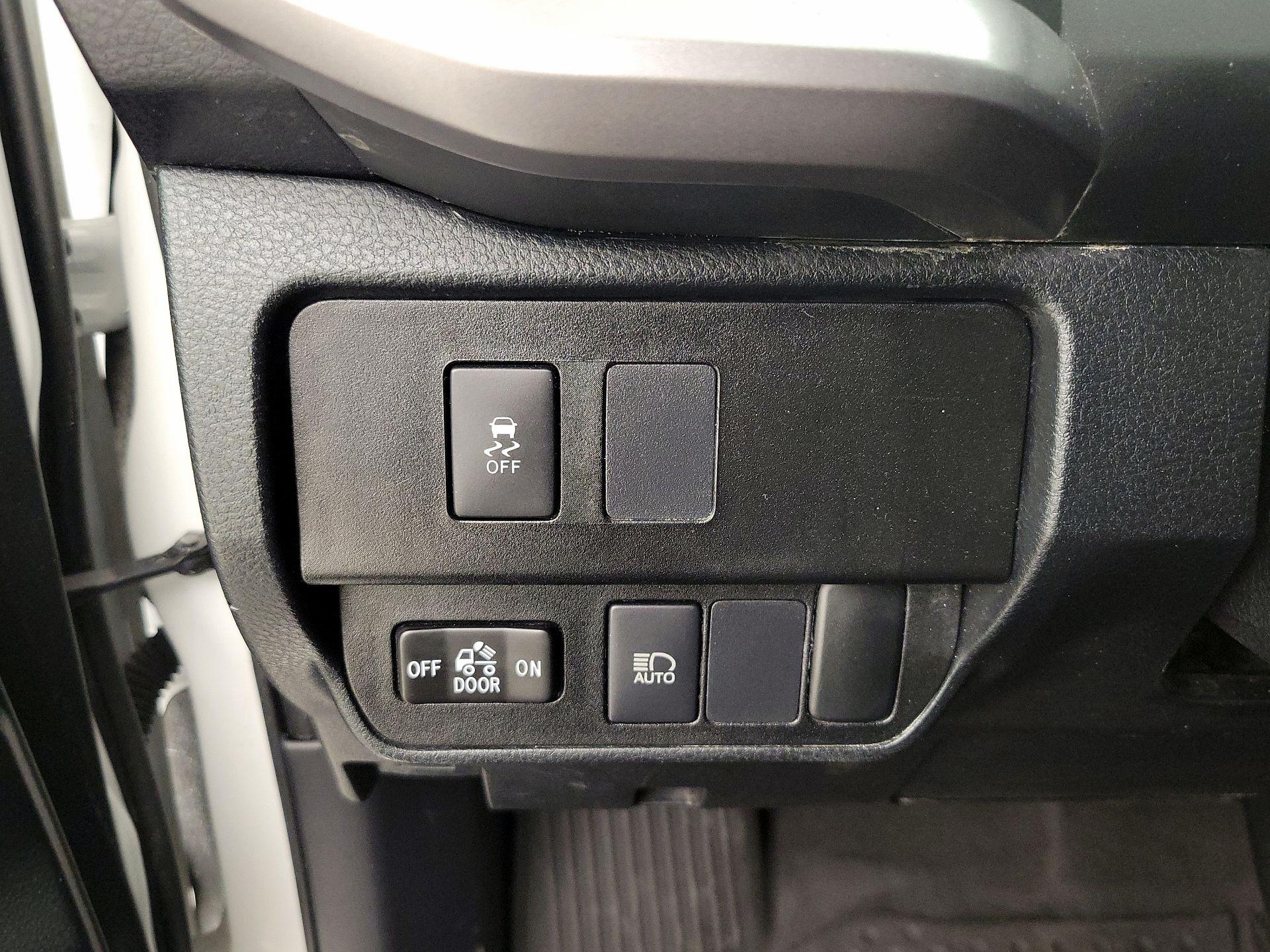 Thumbnail: 2021 Toyota Tacoma - 13