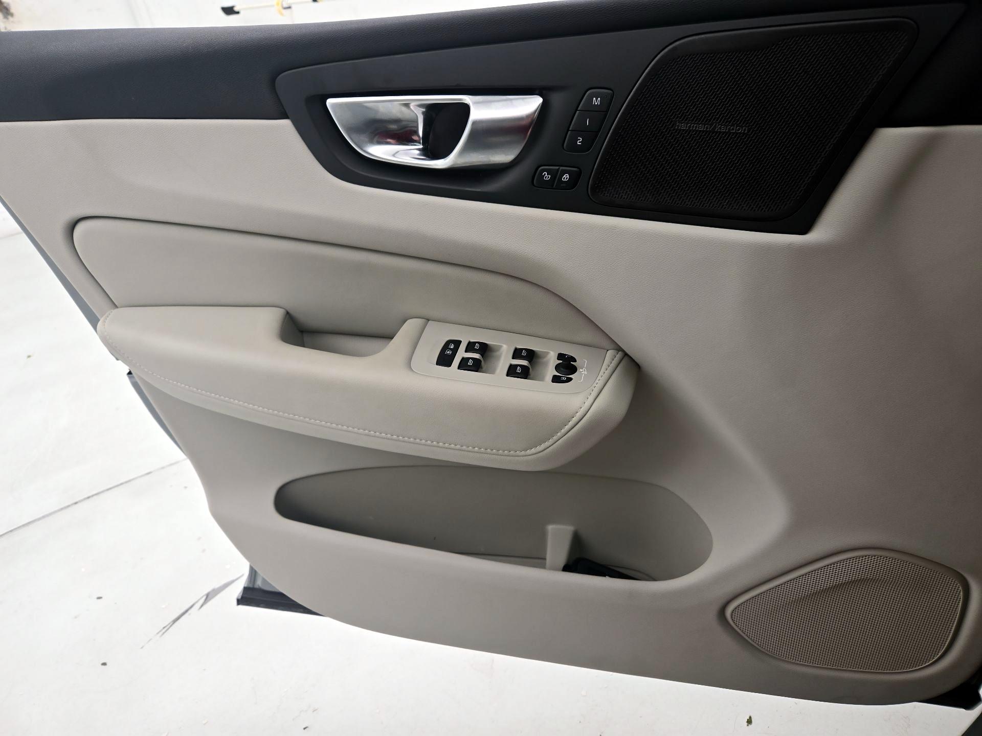 Thumbnail: 2024 Volvo XC60 - 12