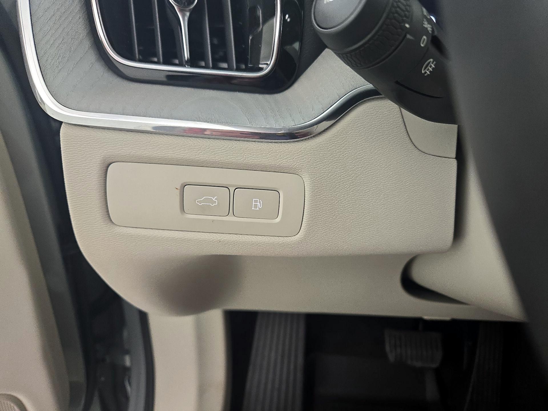 Thumbnail: 2024 Volvo XC60 - 13