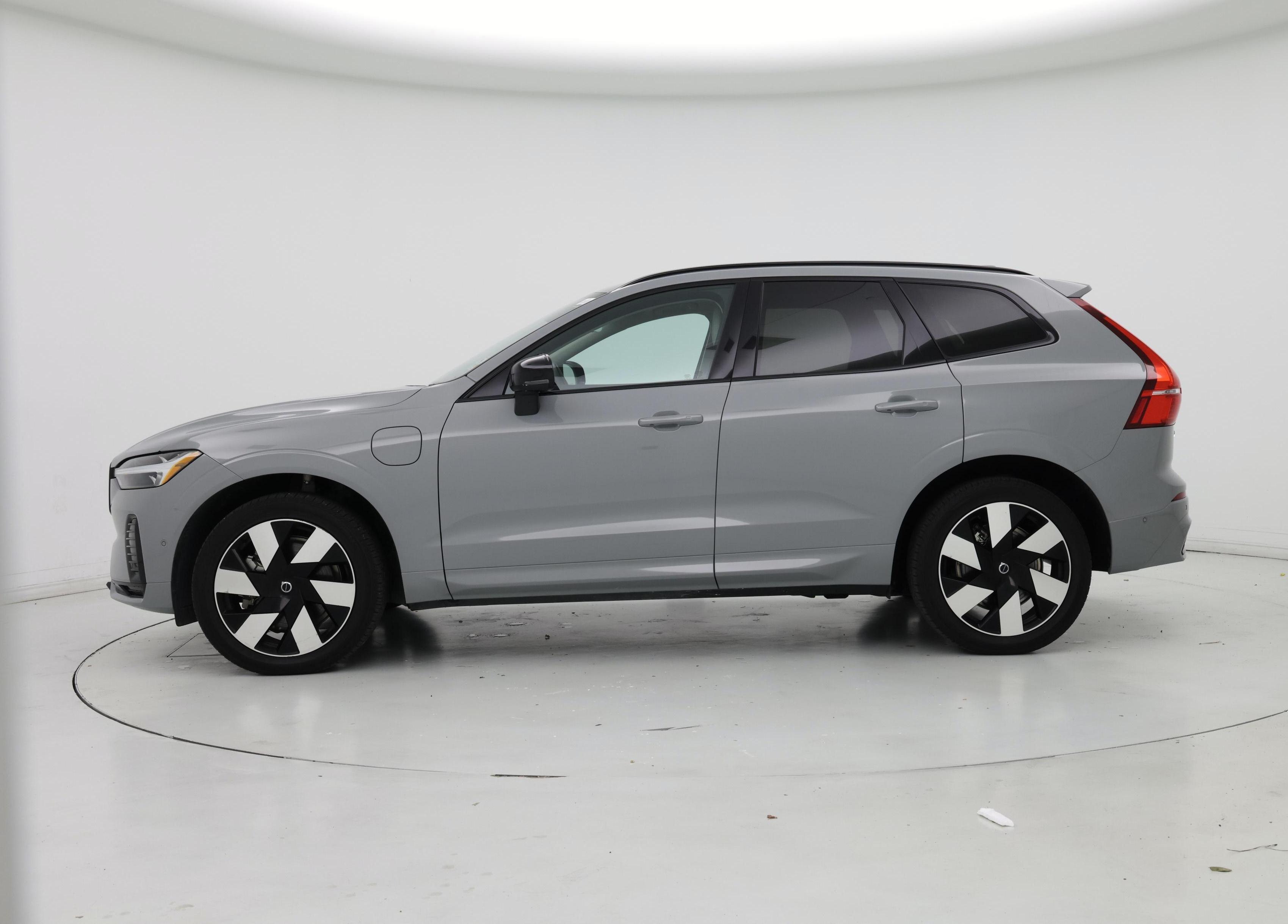 Thumbnail: 2024 Volvo XC60 - 3