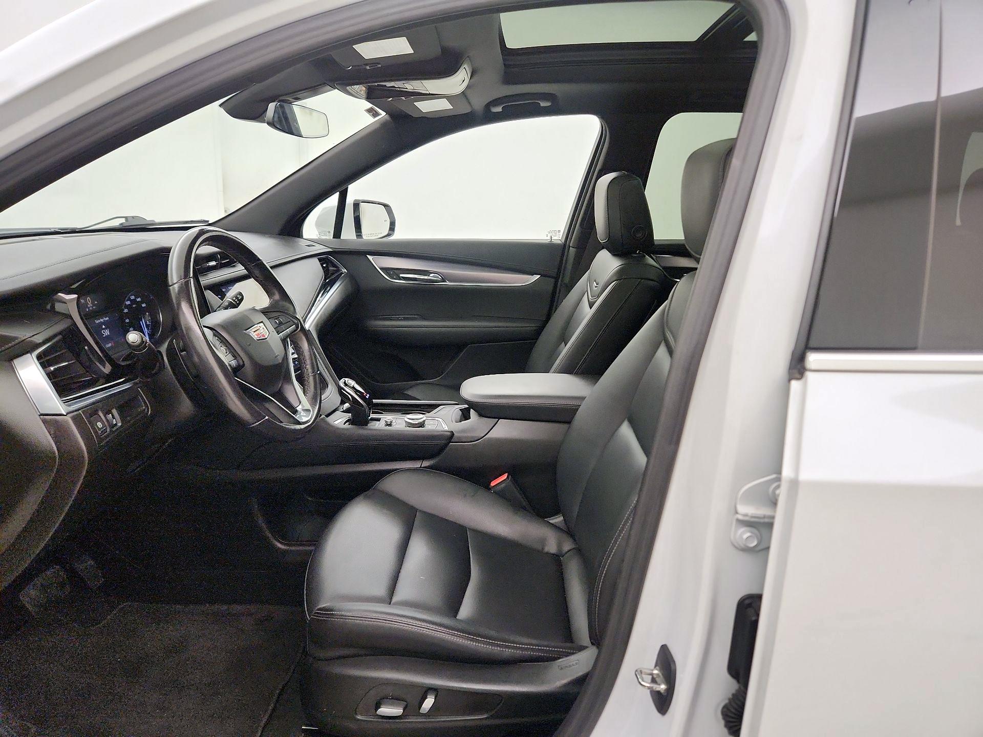 Thumbnail: 2022 Cadillac XT6 - 11