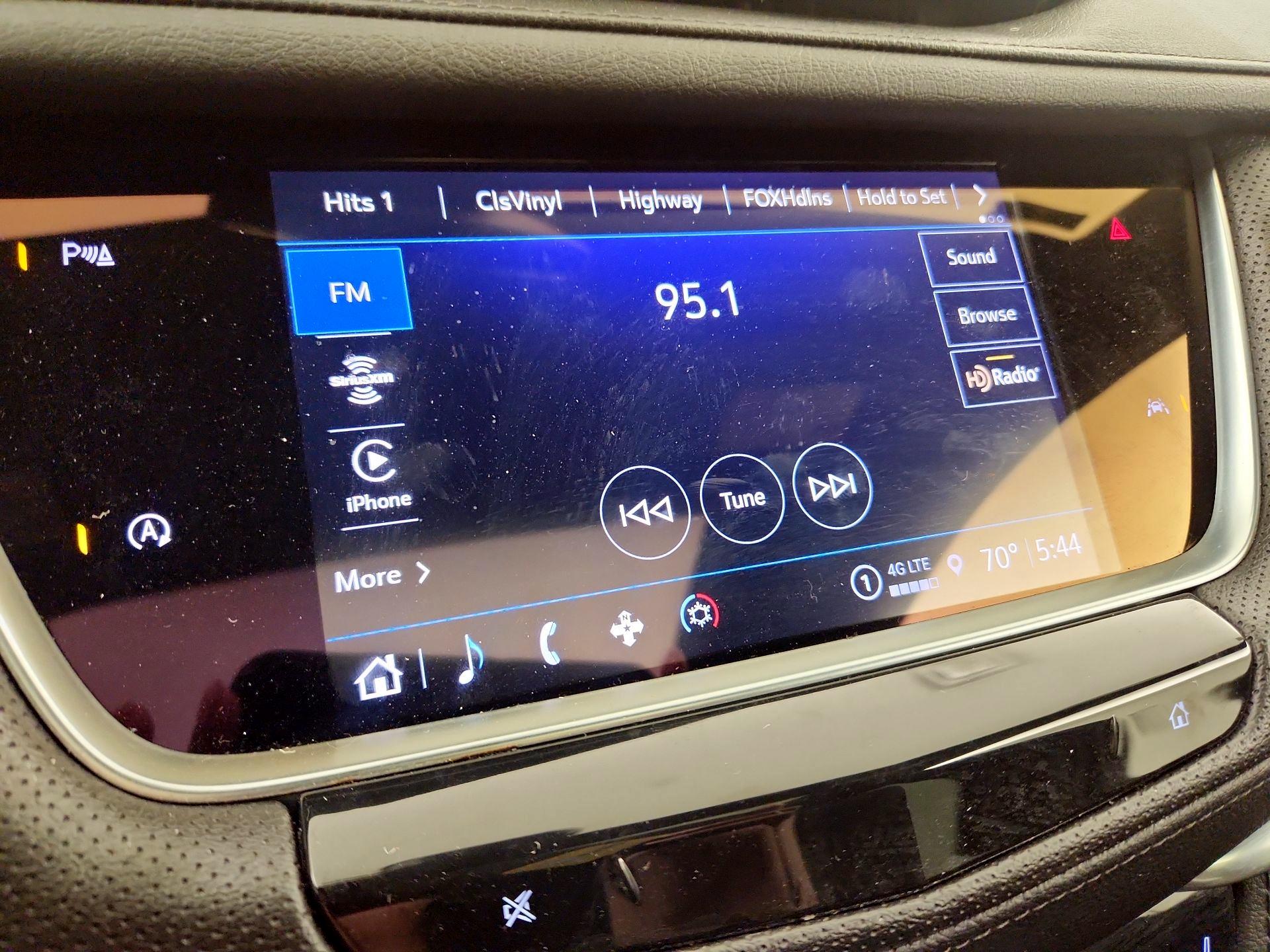 Thumbnail: 2022 Cadillac XT6 - 15