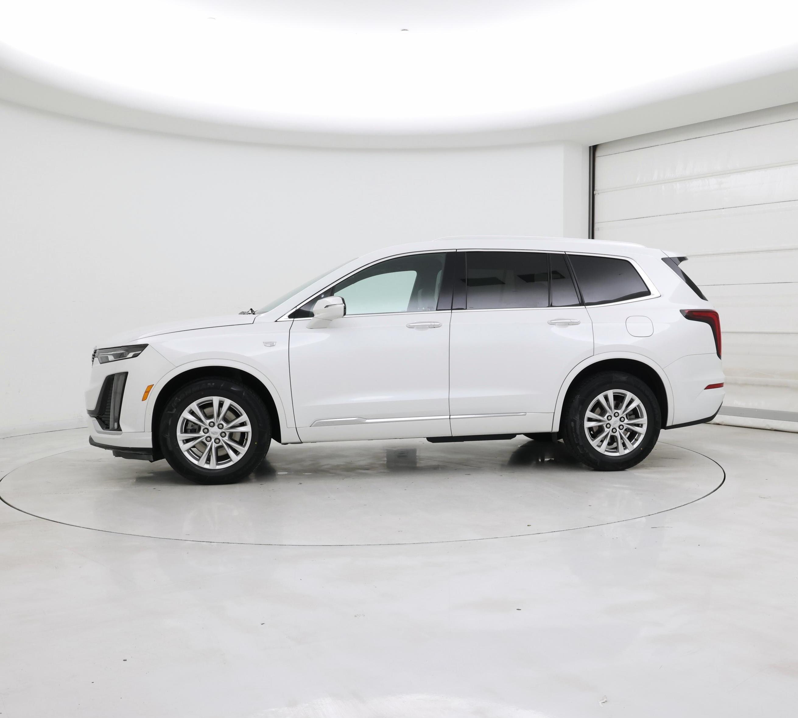 Thumbnail: 2022 Cadillac XT6 - 3