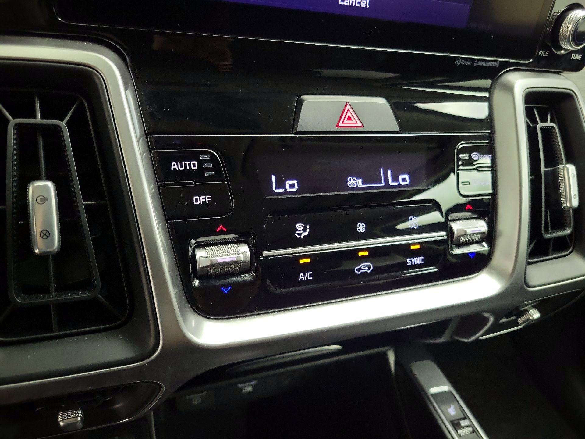 Thumbnail: 2023 Kia Sorento - 17