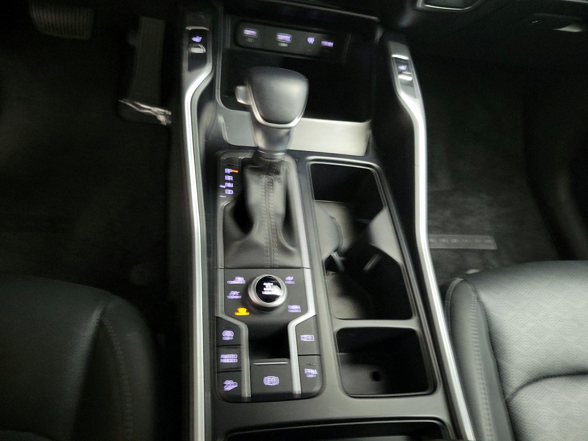 Thumbnail: 2023 Kia Sorento - 18