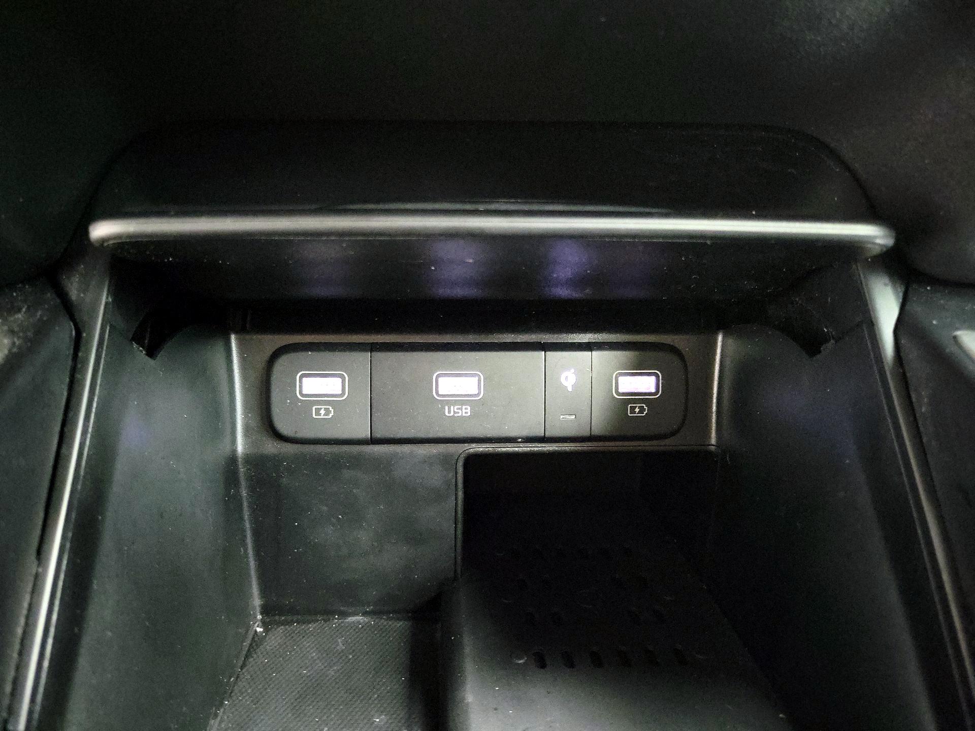 Thumbnail: 2023 Kia Sorento - 19