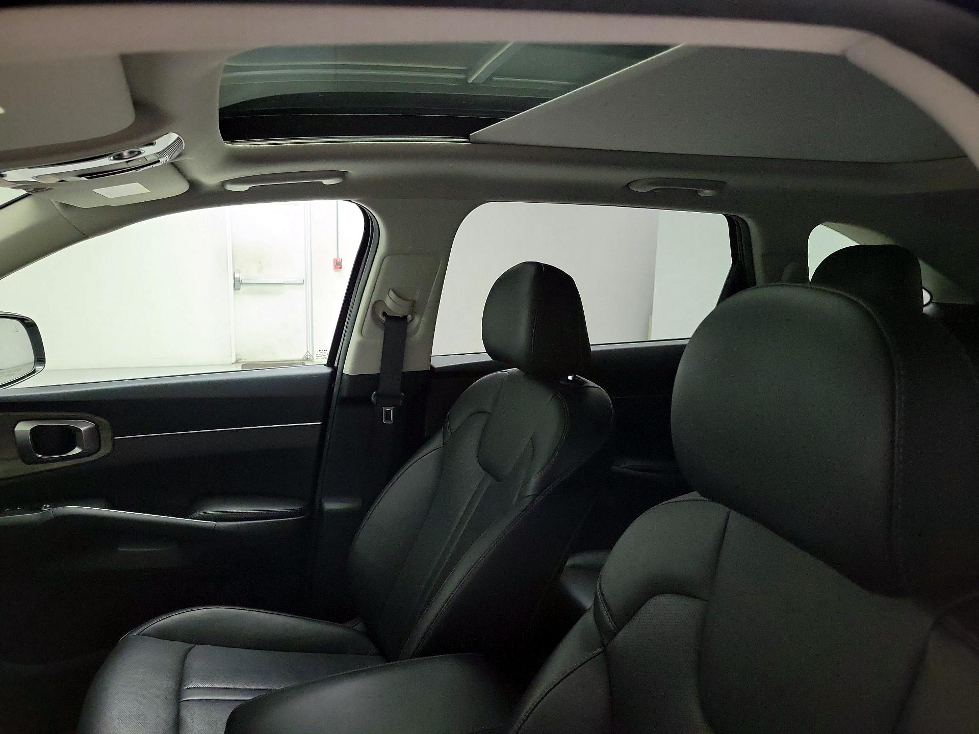 Thumbnail: 2023 Kia Sorento - 20