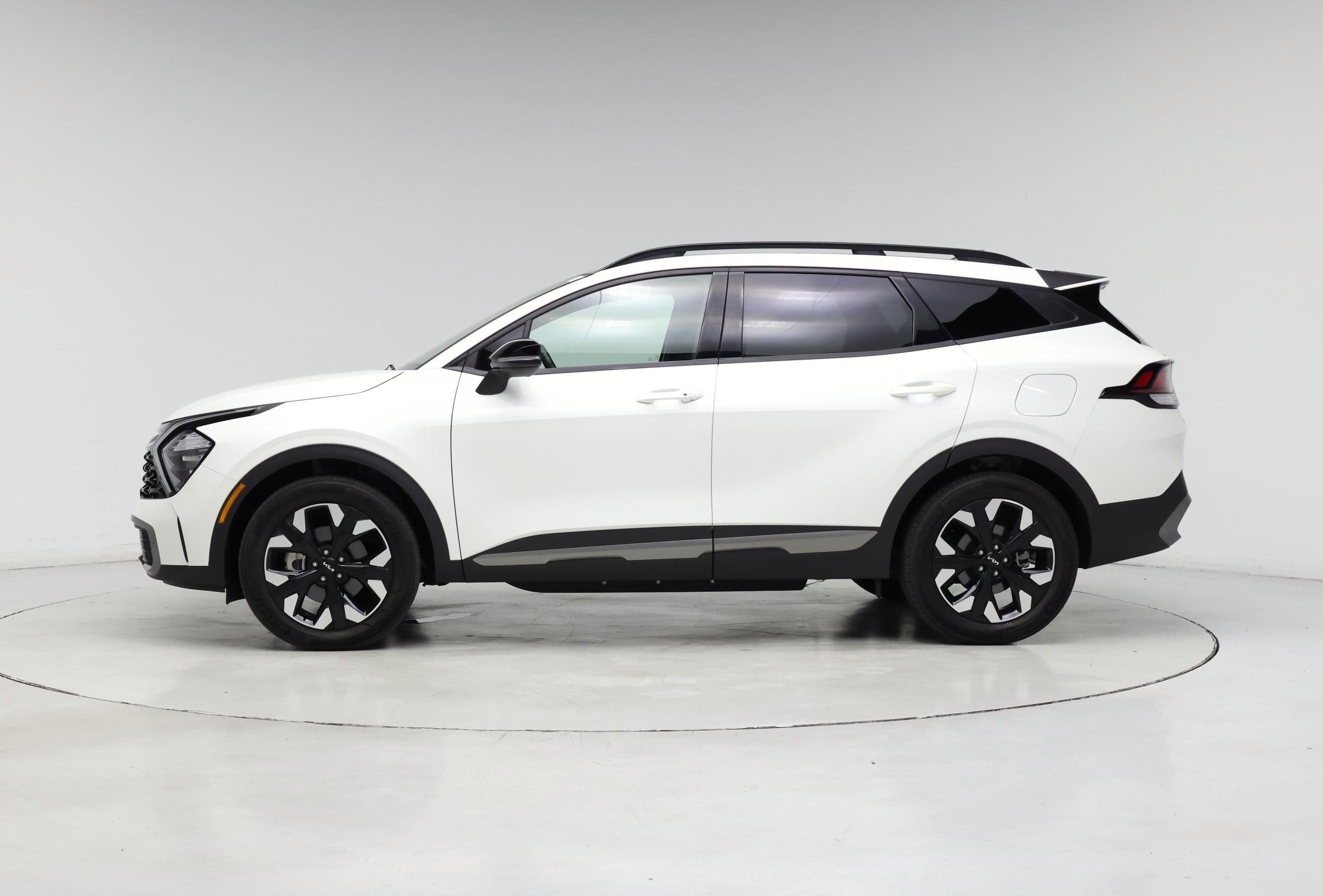 Thumbnail: 2023 Kia Sportage - 3