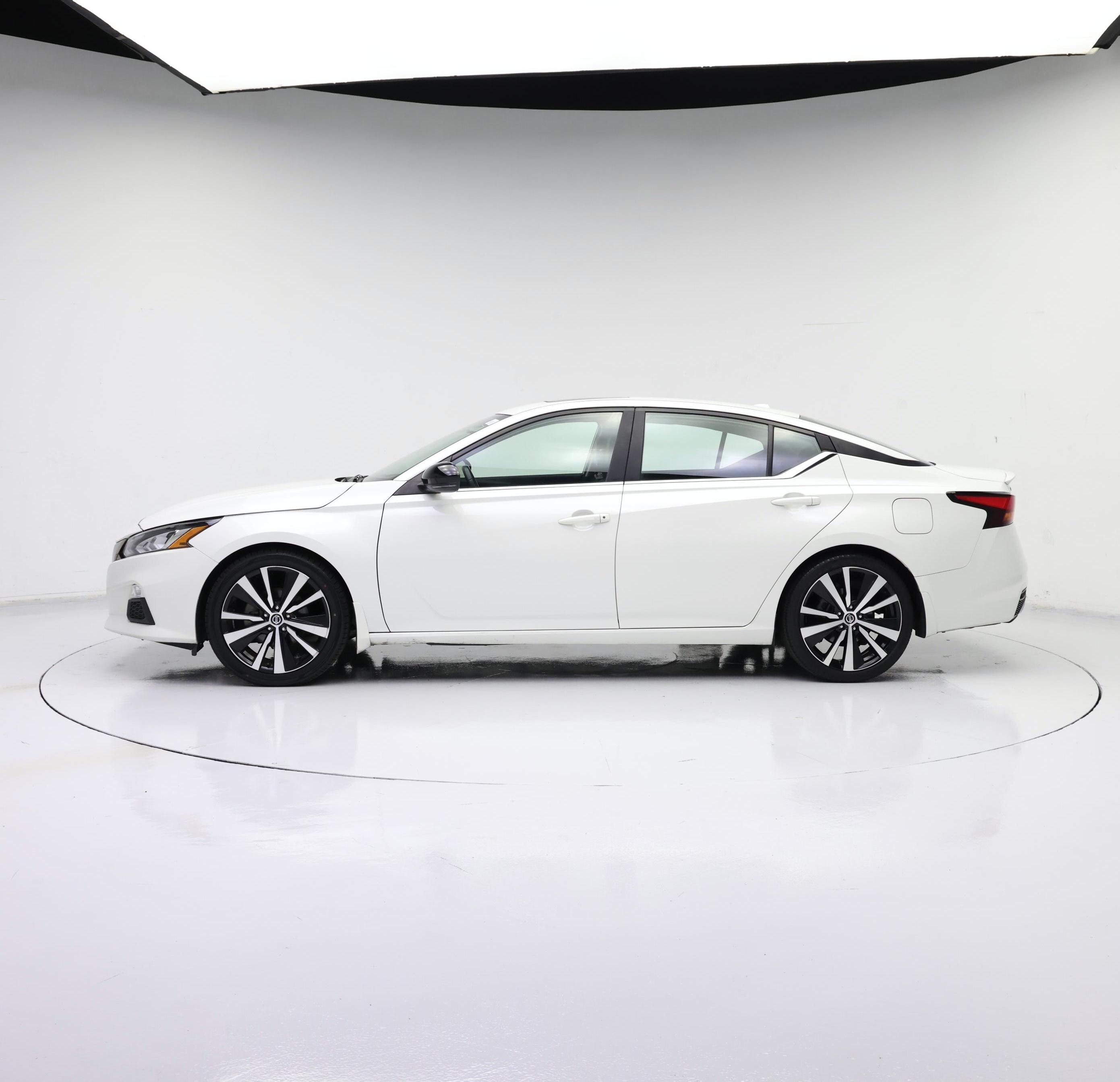 Thumbnail: 2022 Nissan Altima - 3