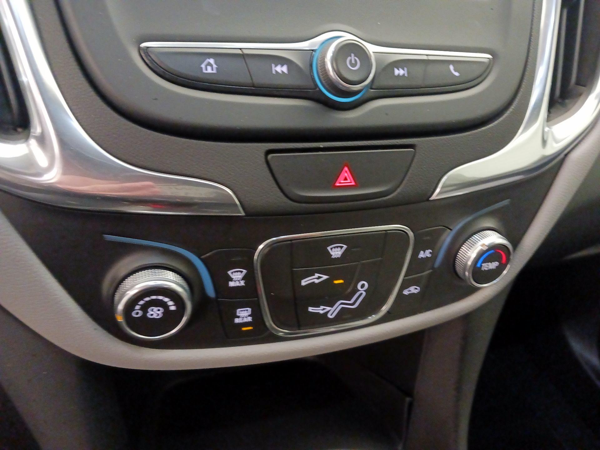 Thumbnail: 2021 Chevrolet Equinox - 16