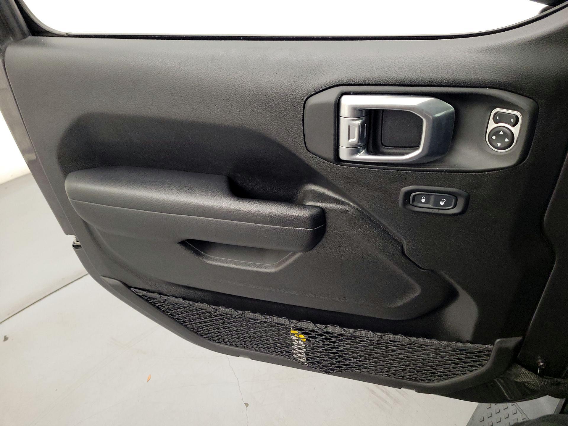 Thumbnail: 2023 Jeep Gladiator - 12