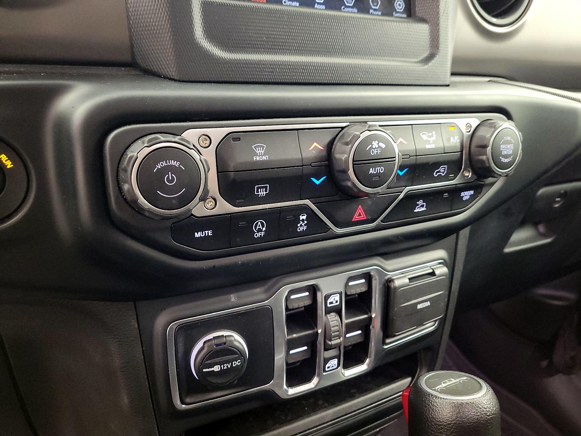 Thumbnail: 2023 Jeep Gladiator - 16