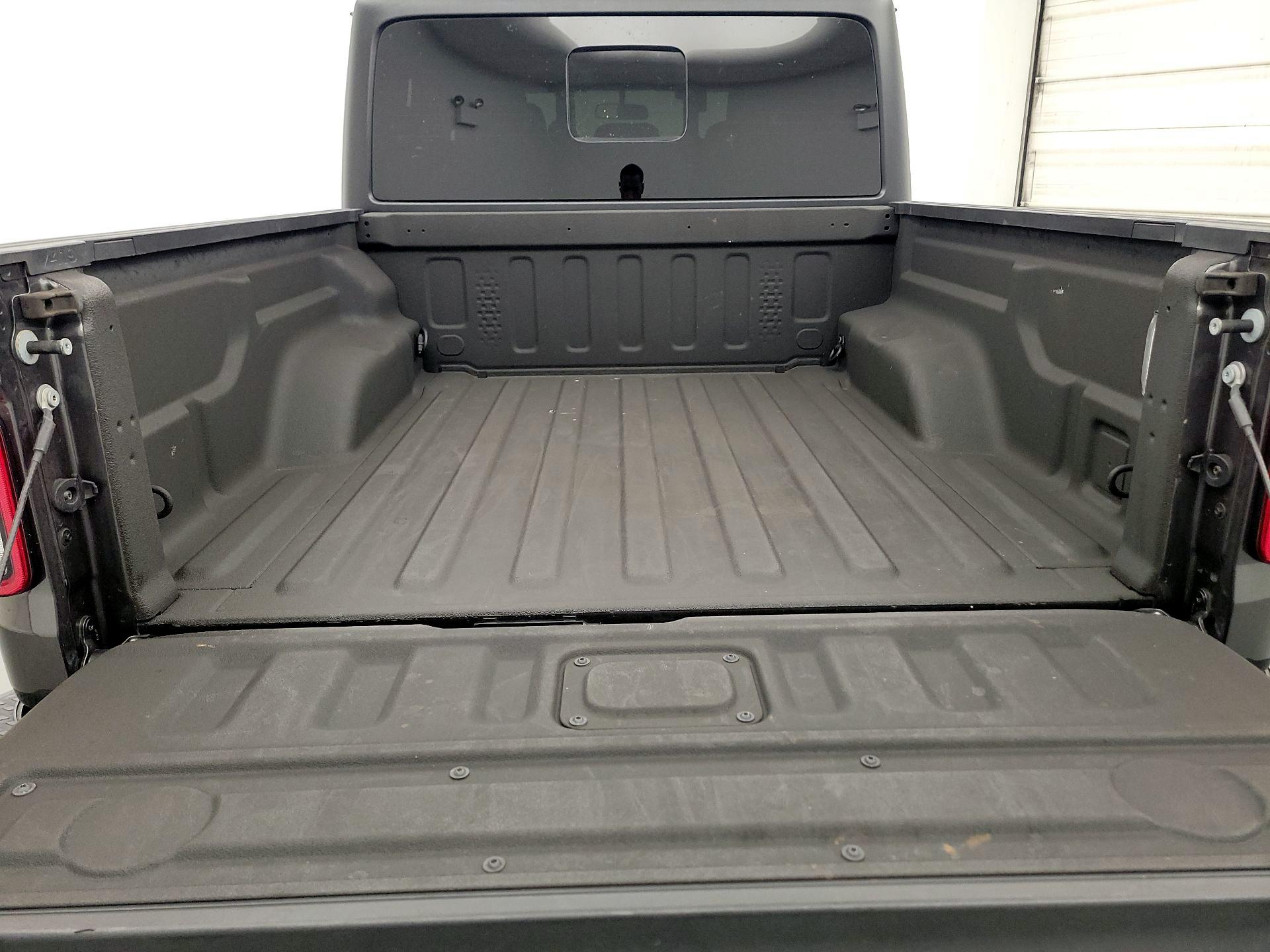 Thumbnail: 2023 Jeep Gladiator - 19