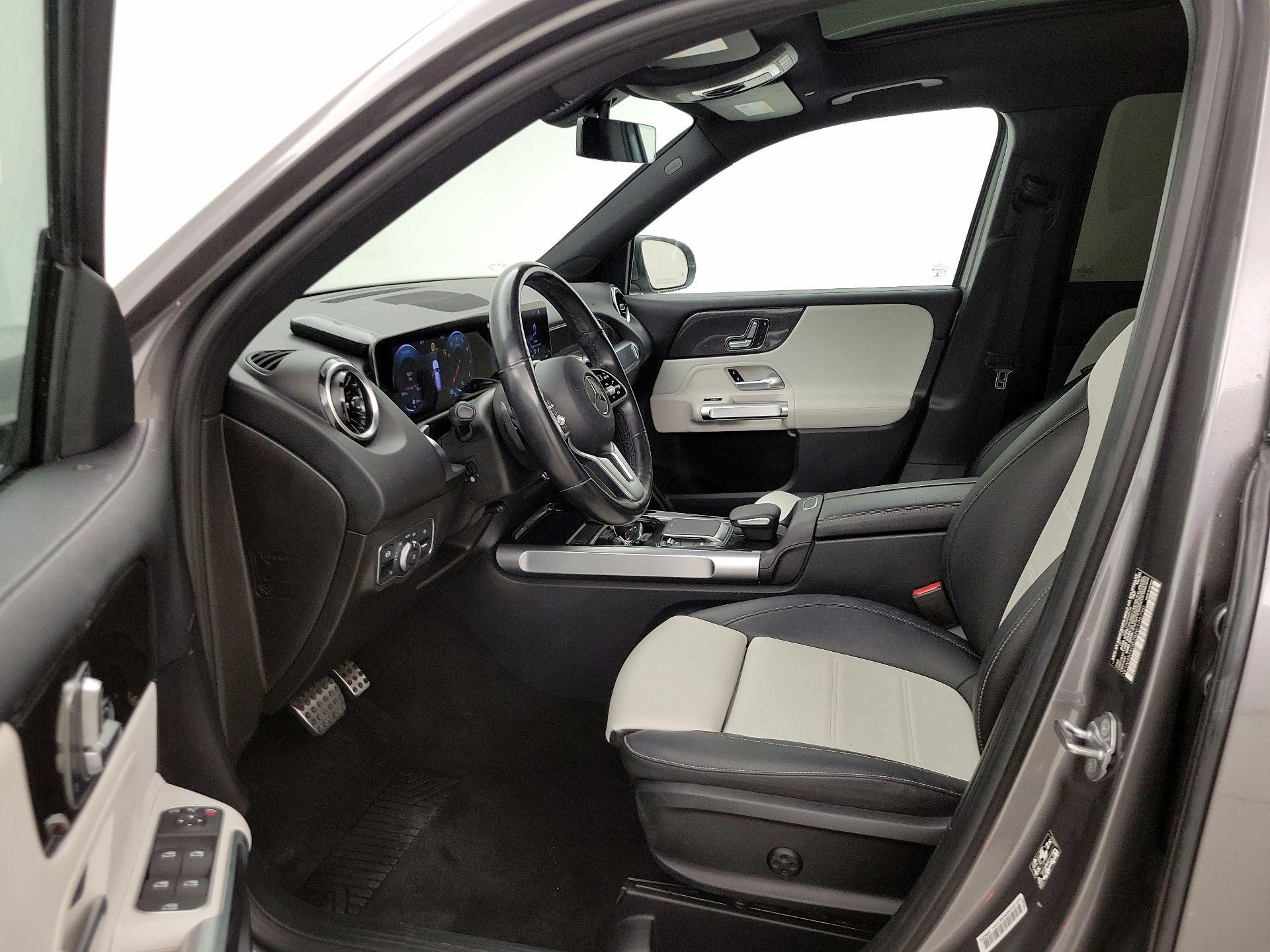 Thumbnail: 2021 Mercedes-Benz GLB - 11