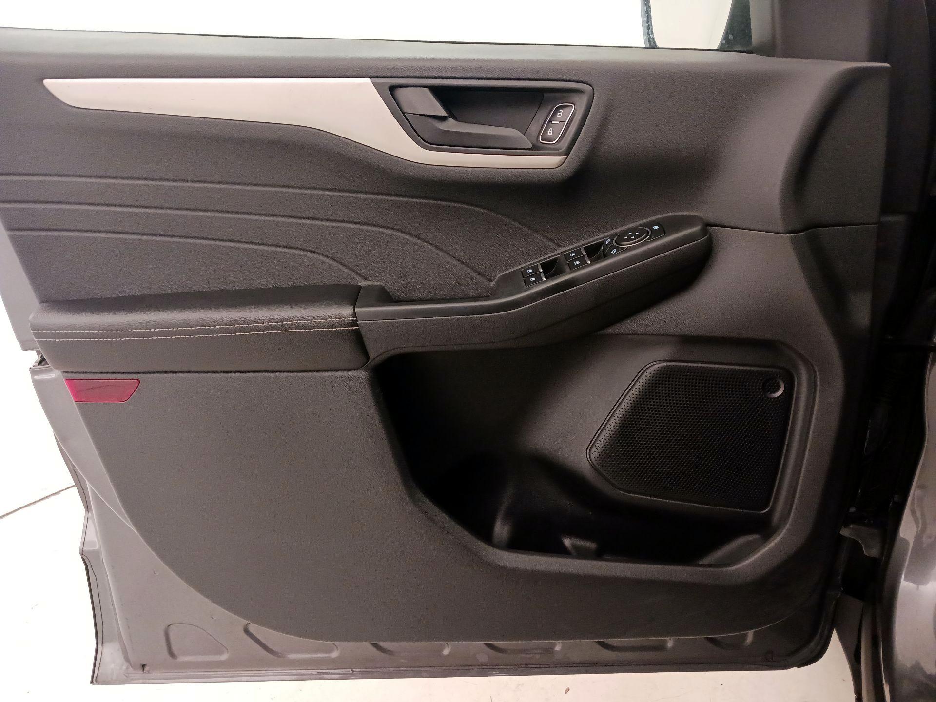 Thumbnail: 2022 Ford Escape - 12