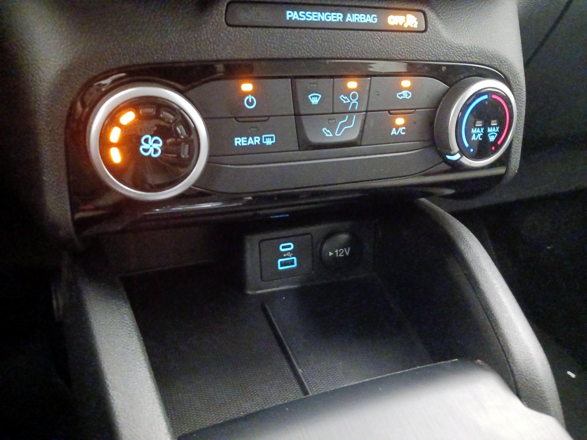 Thumbnail: 2022 Ford Escape - 16