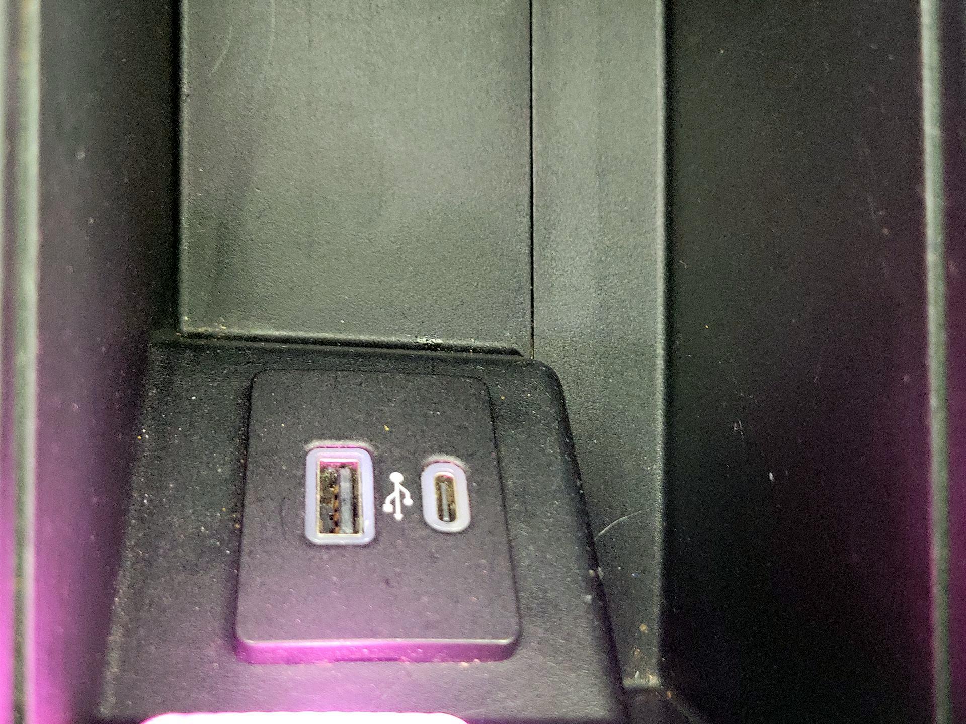 Thumbnail: 2022 Lincoln Aviator - 19