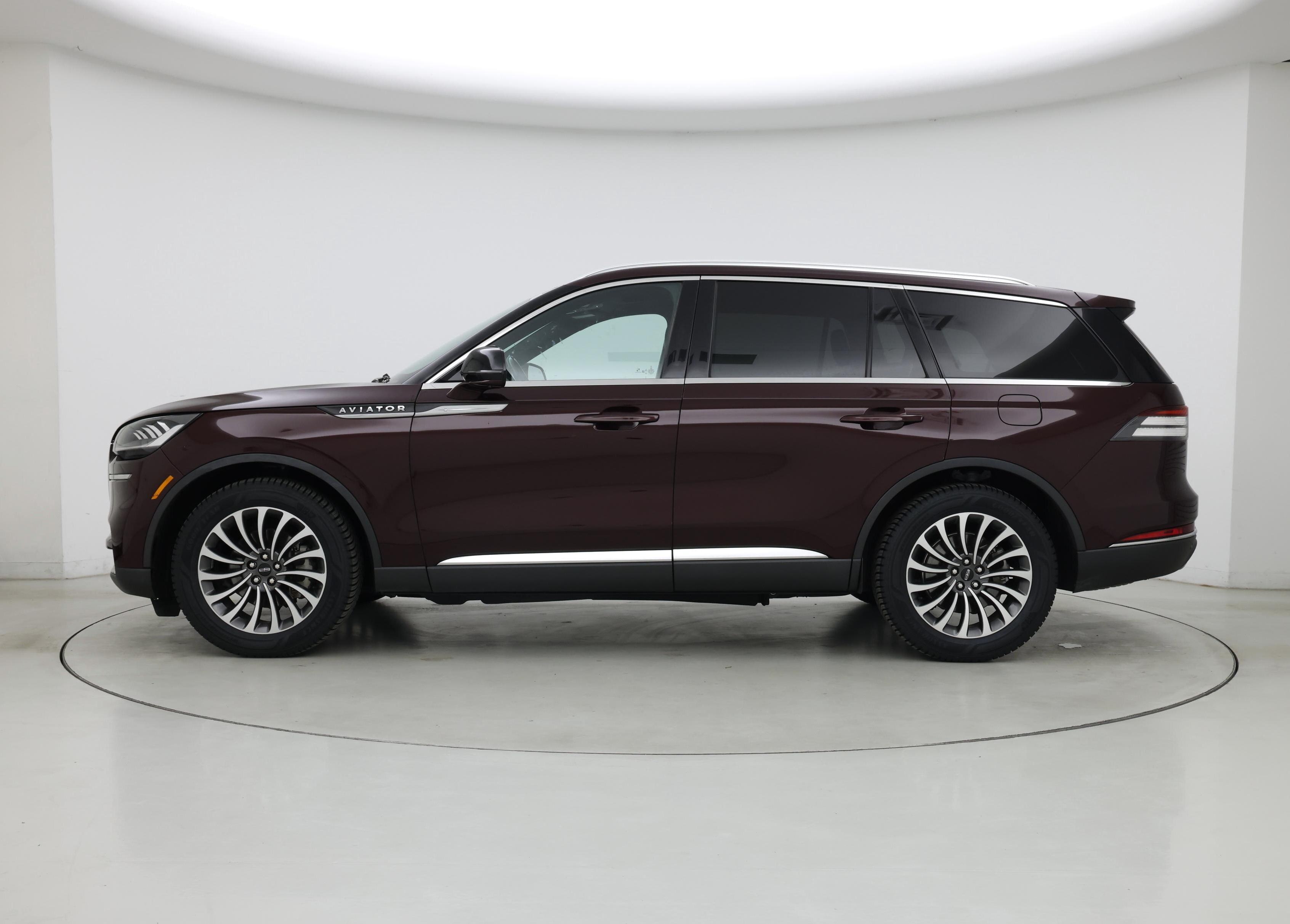 Thumbnail: 2022 Lincoln Aviator - 3
