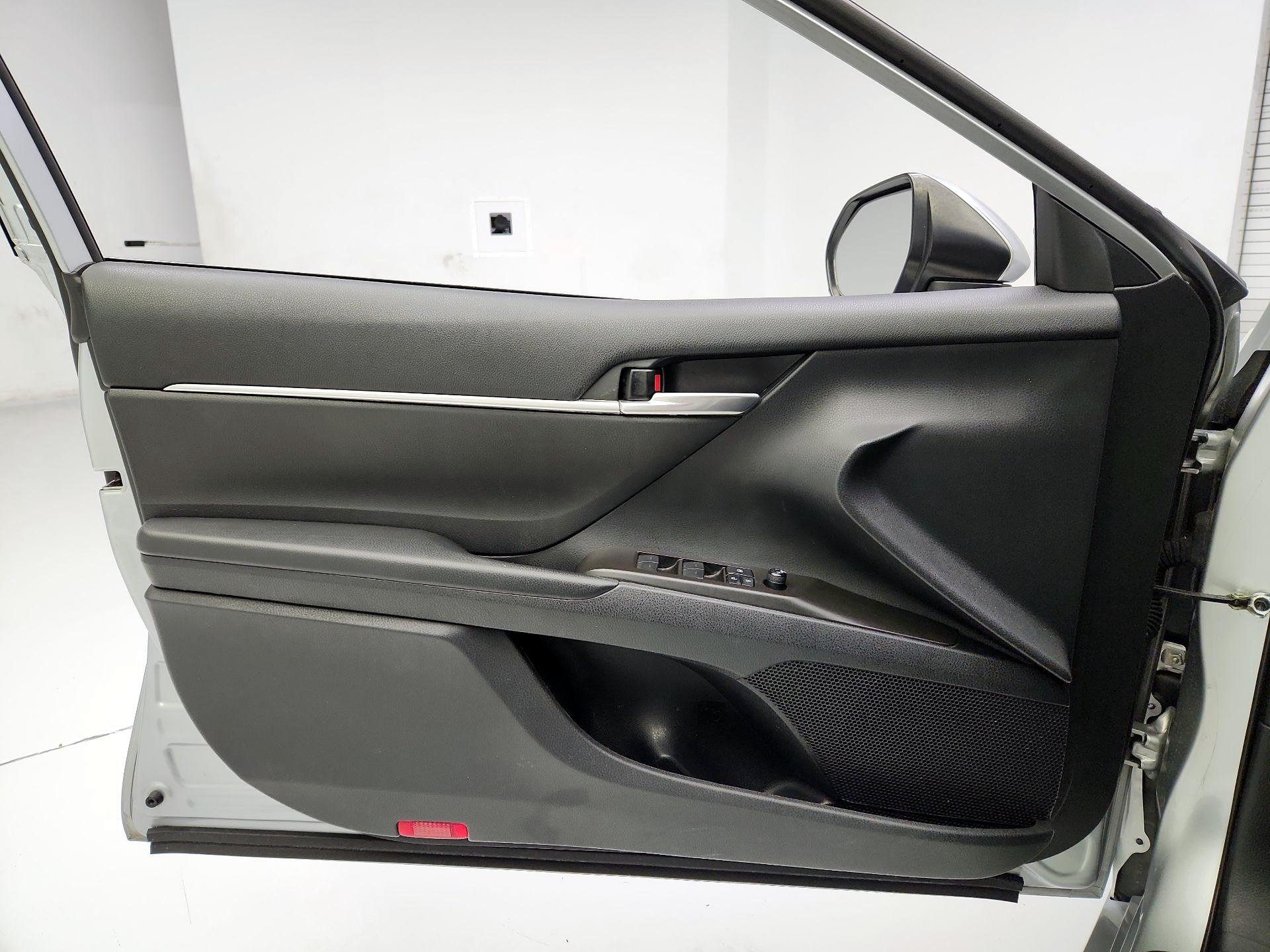 Thumbnail: 2021 Toyota Camry - 12