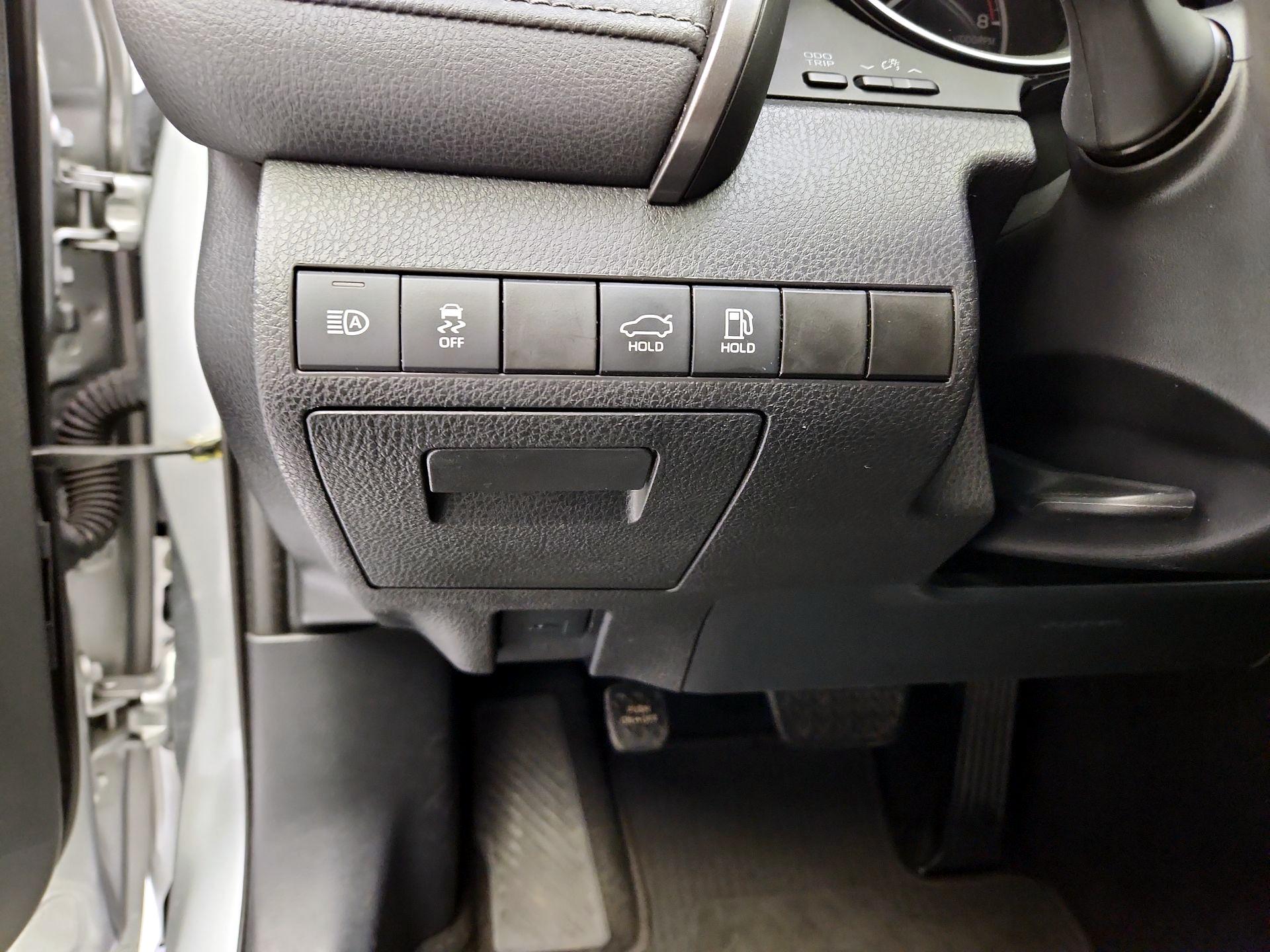 Thumbnail: 2021 Toyota Camry - 13