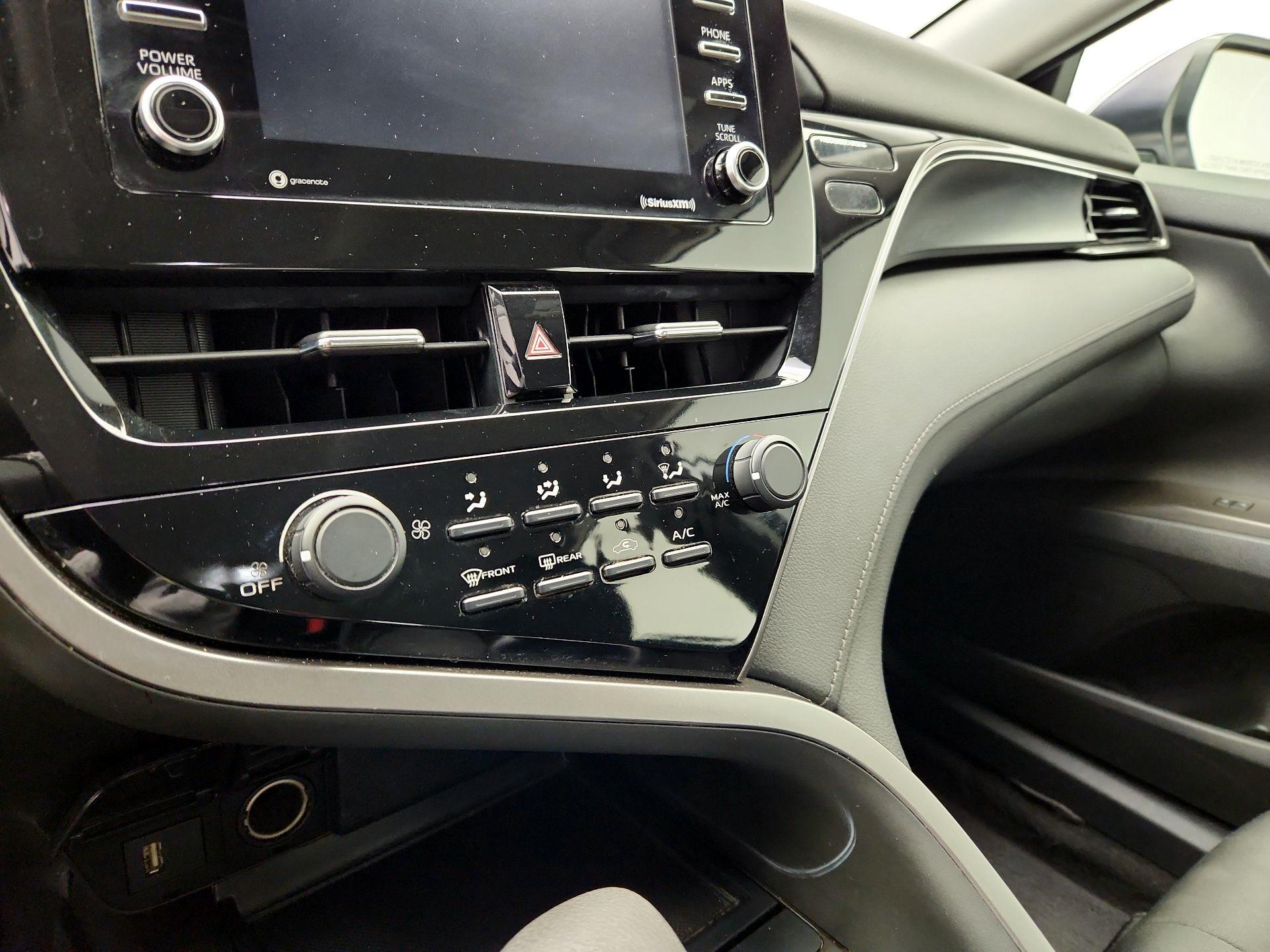 Thumbnail: 2021 Toyota Camry - 16