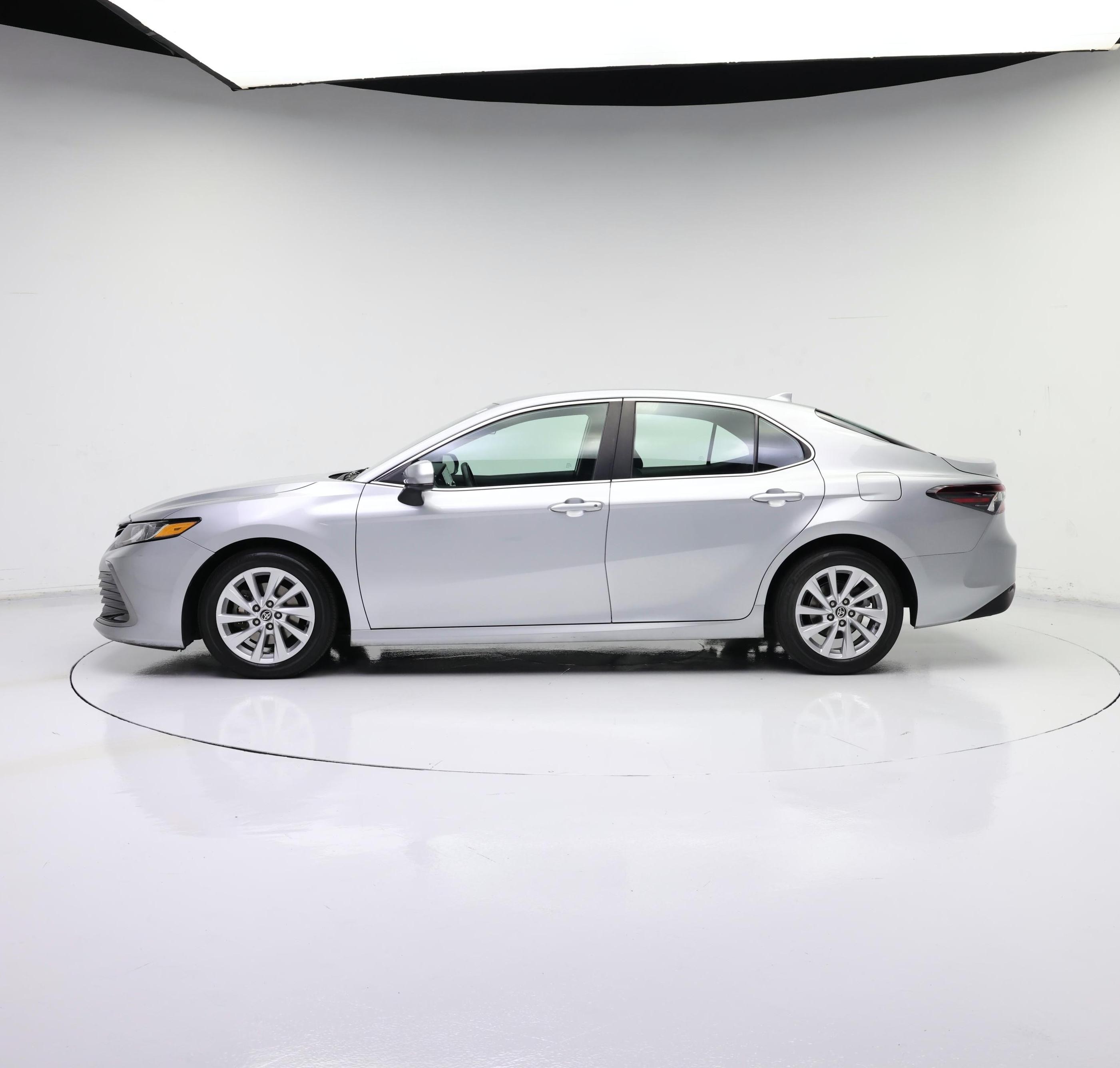 Thumbnail: 2021 Toyota Camry - 3