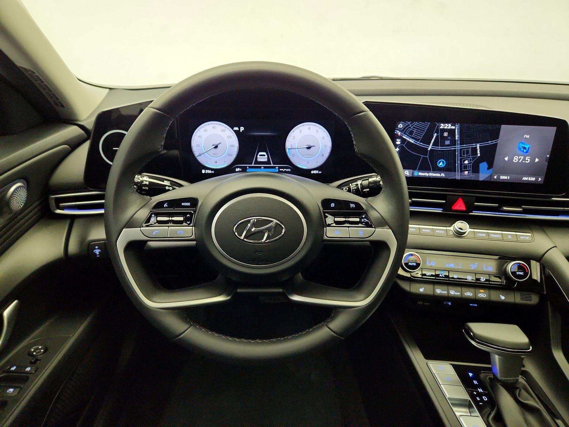 Thumbnail: 2023 Hyundai Elantra - 10