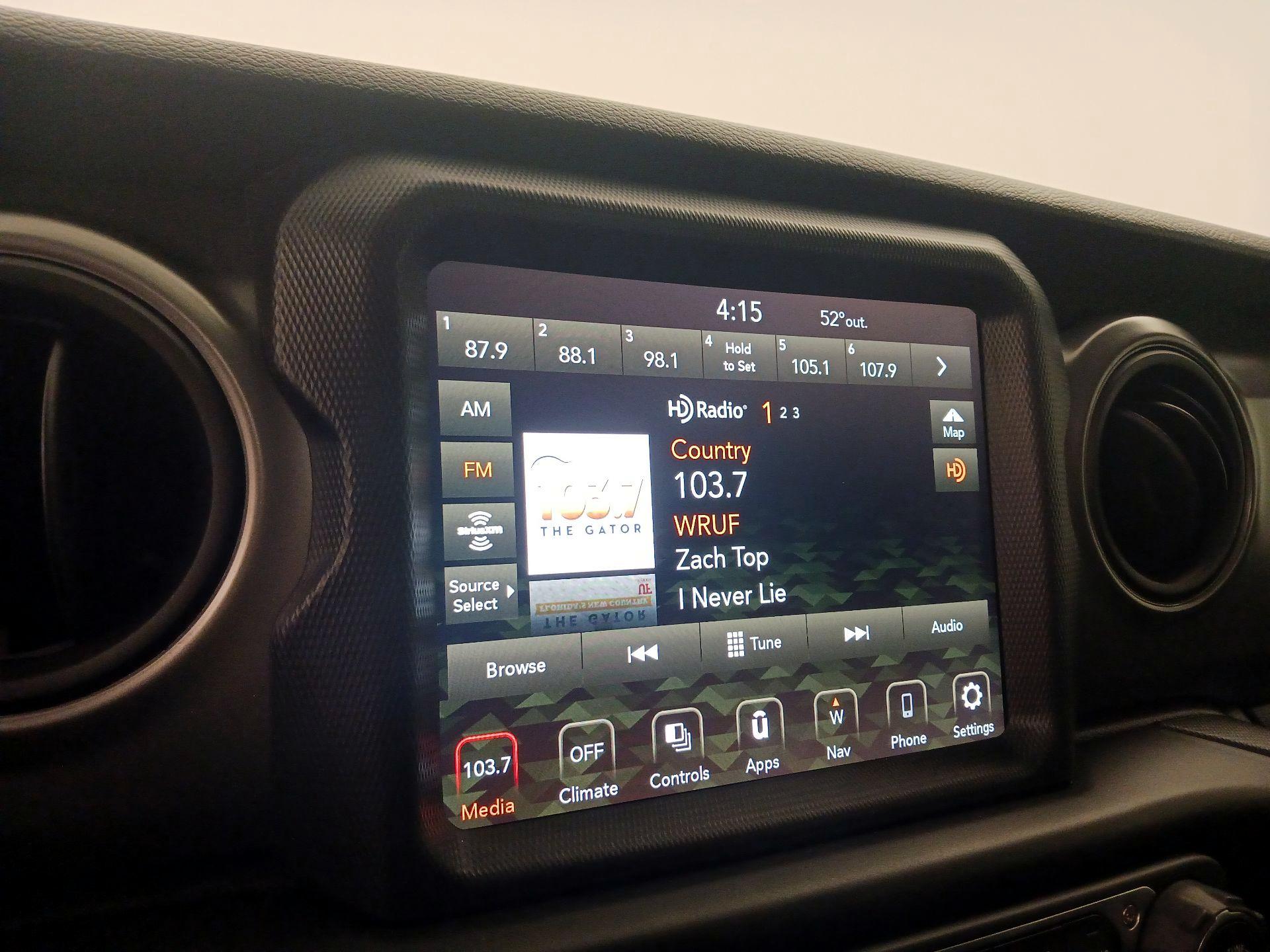 Thumbnail: 2021 Jeep Gladiator - 16