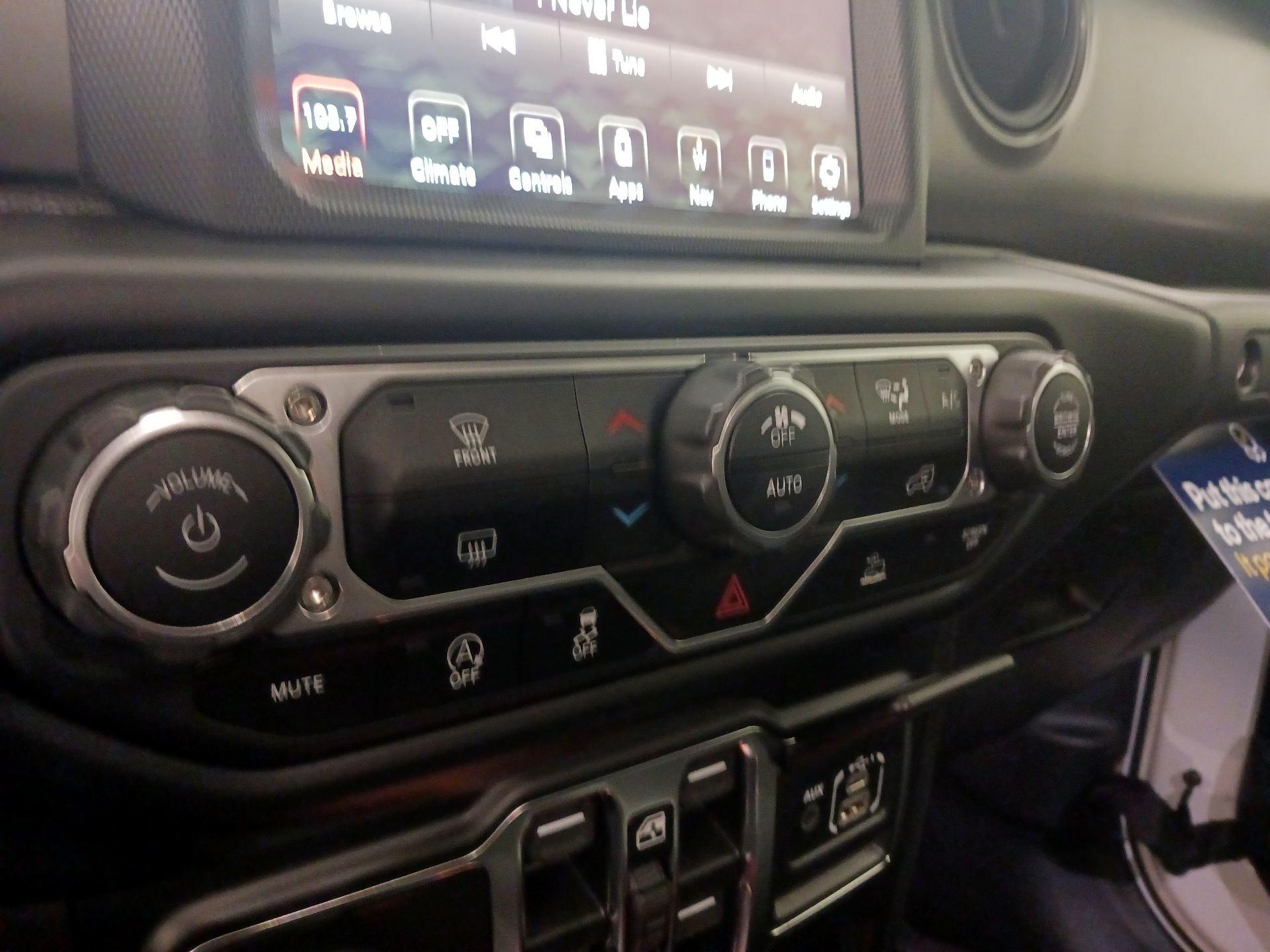 Thumbnail: 2021 Jeep Gladiator - 17