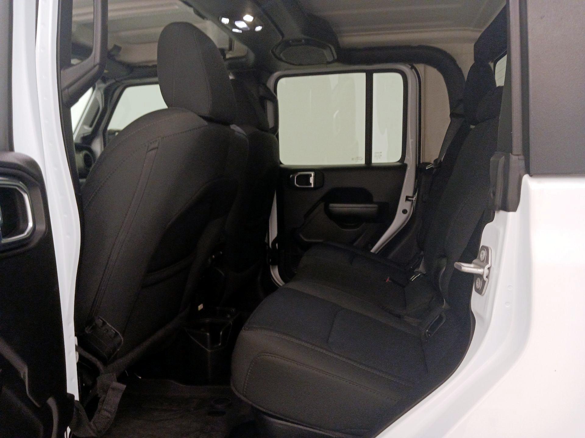 Thumbnail: 2021 Jeep Gladiator - 20