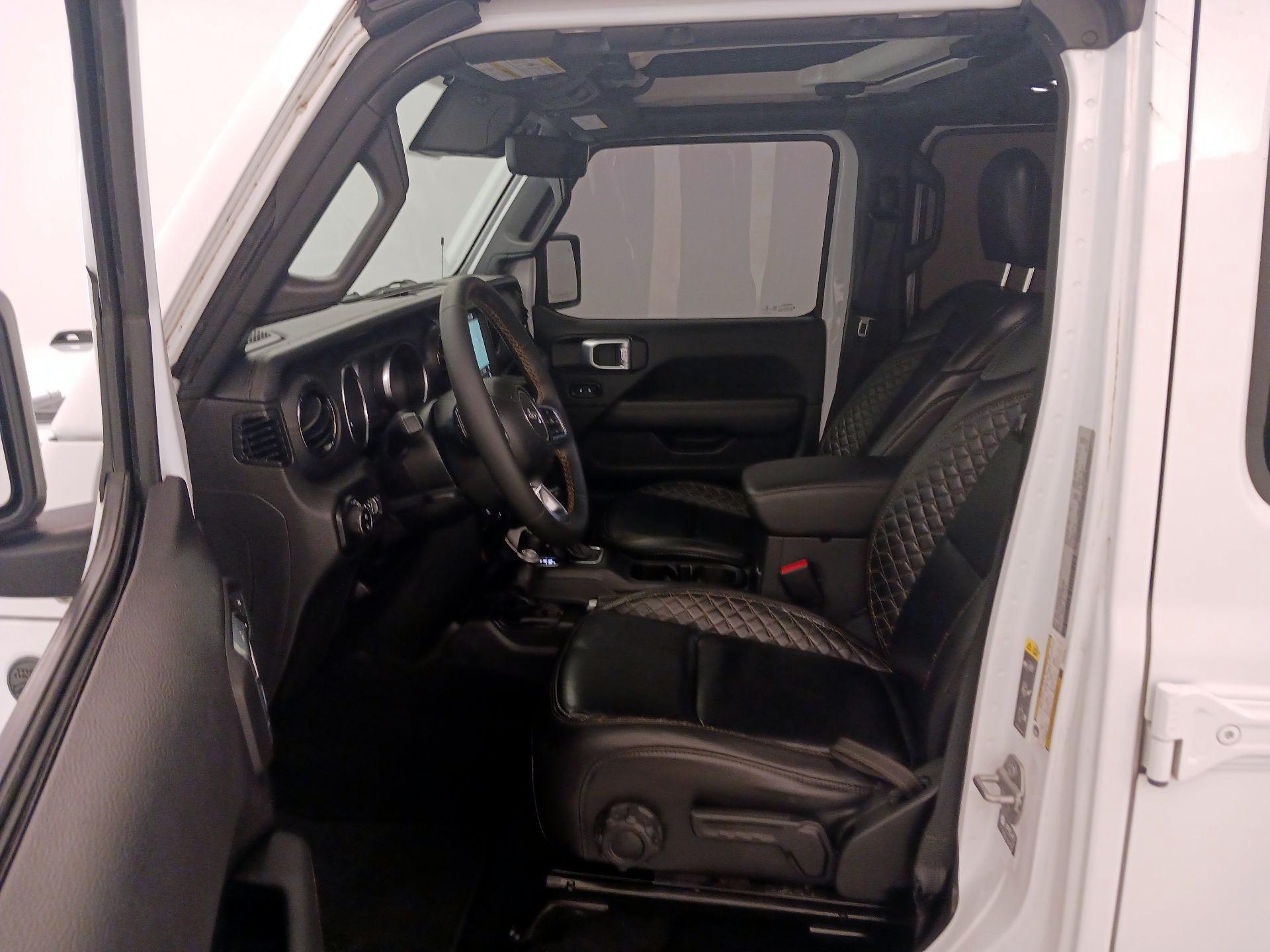 Thumbnail: 2021 Jeep Gladiator - 11