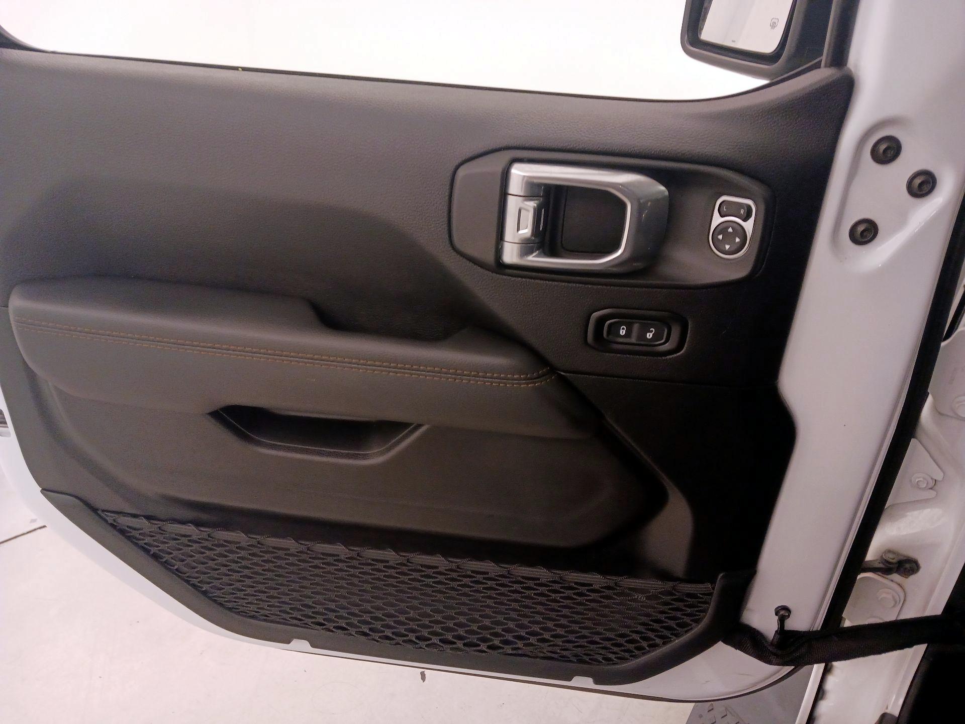 Thumbnail: 2021 Jeep Gladiator - 12