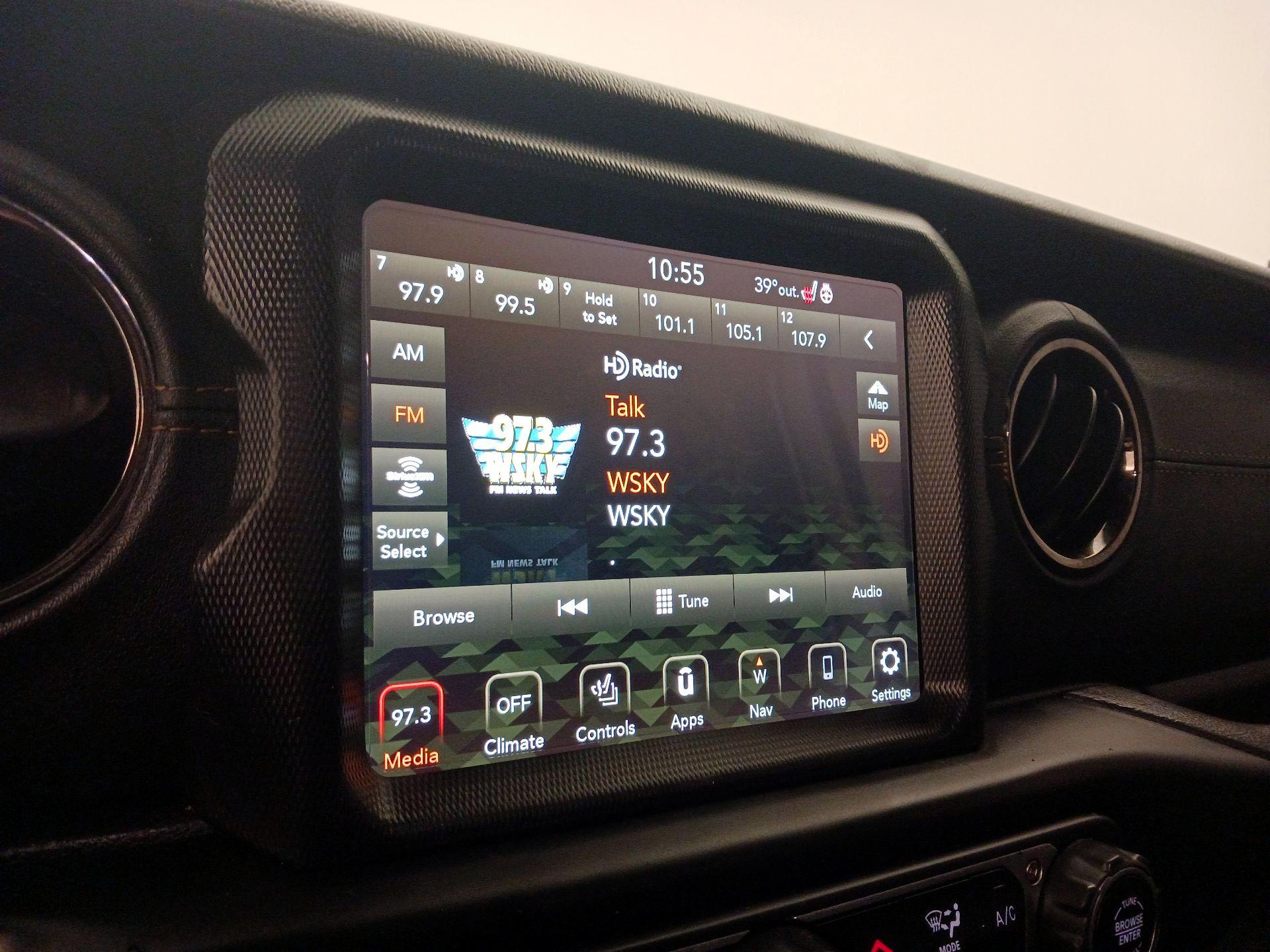 Thumbnail: 2021 Jeep Gladiator - 16