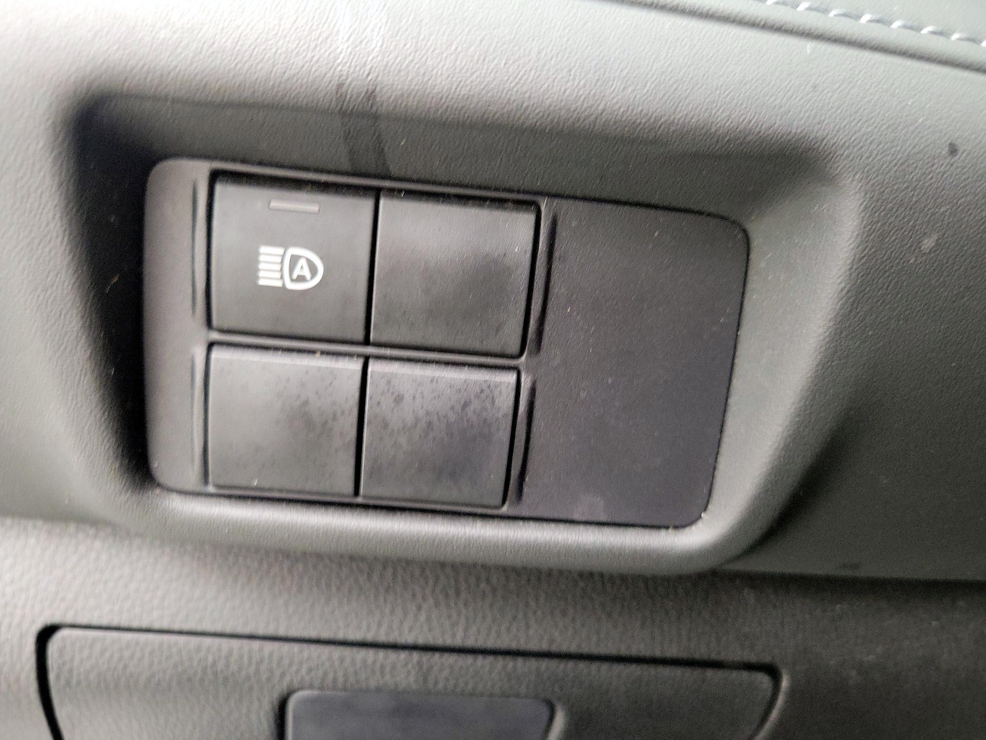 Thumbnail: 2020 Toyota Highlander - 13