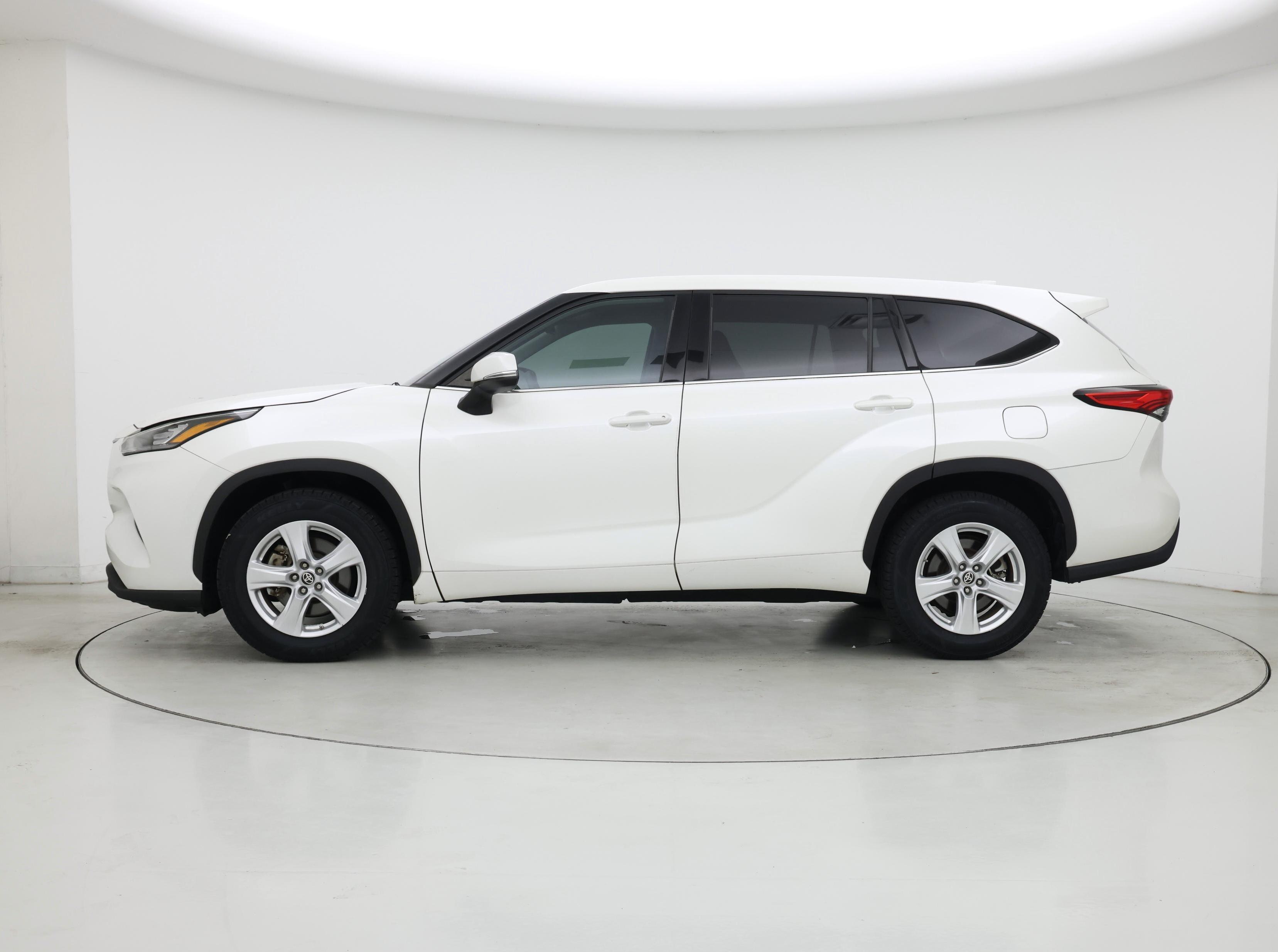 Thumbnail: 2020 Toyota Highlander - 3