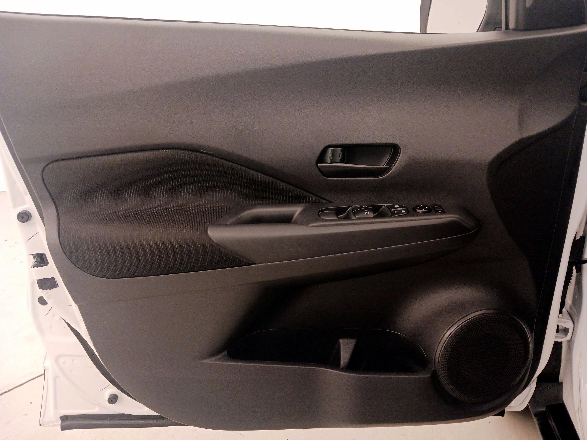 Thumbnail: 2023 Nissan Kicks - 12