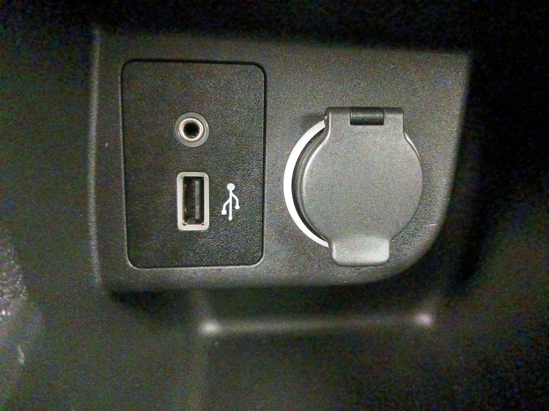 Thumbnail: 2023 Nissan Kicks - 18