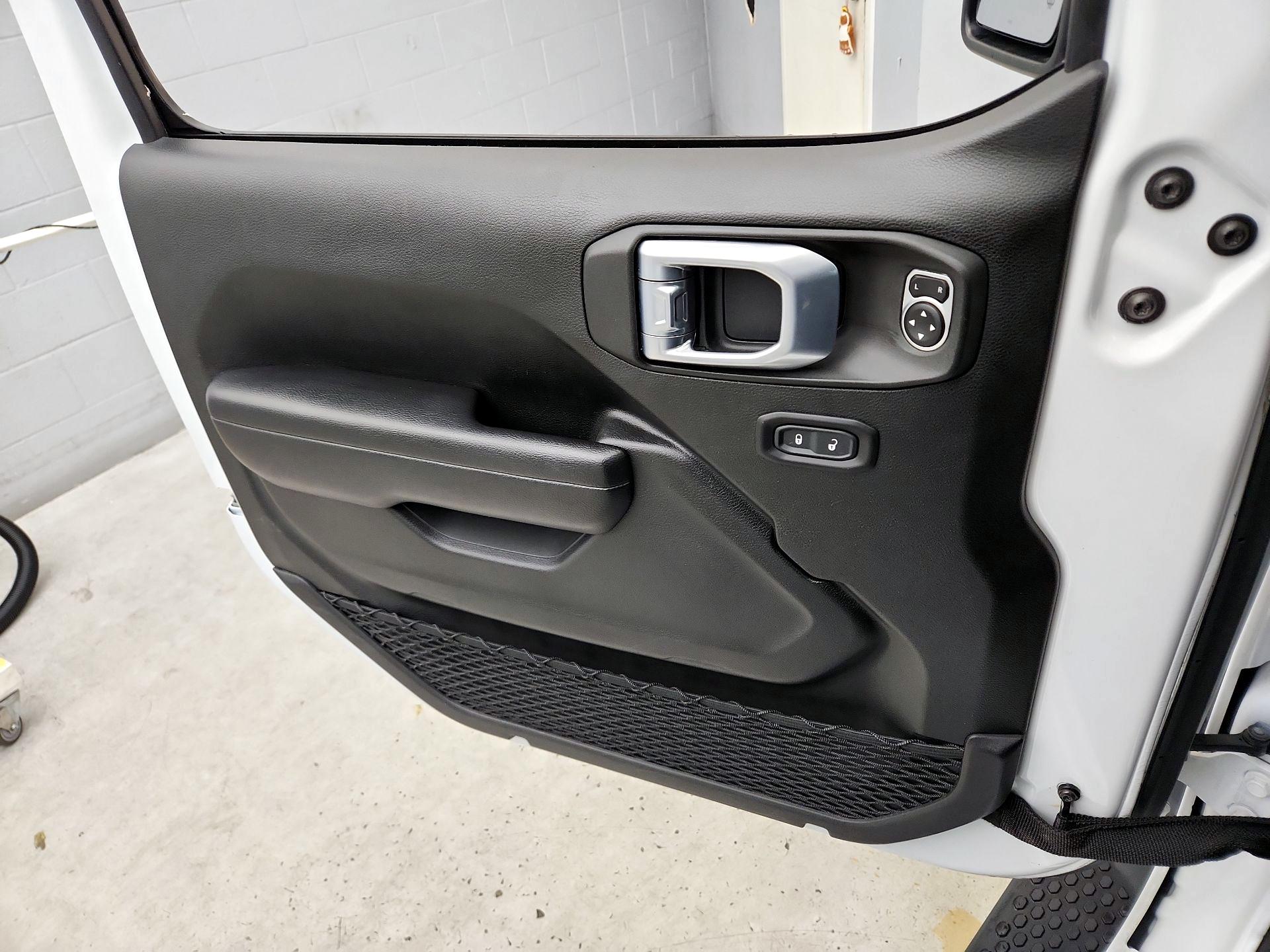 Thumbnail: 2021 Jeep Wrangler - 12