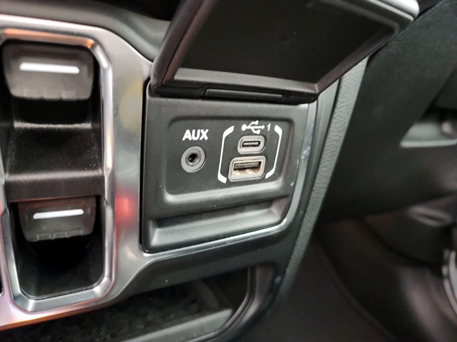 Thumbnail: 2021 Jeep Wrangler - 18